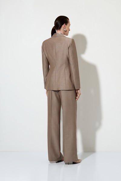 Однобортный жакет с отделкой из атласа VASSA&Co, пол женский, цвет коричневый, фото №7