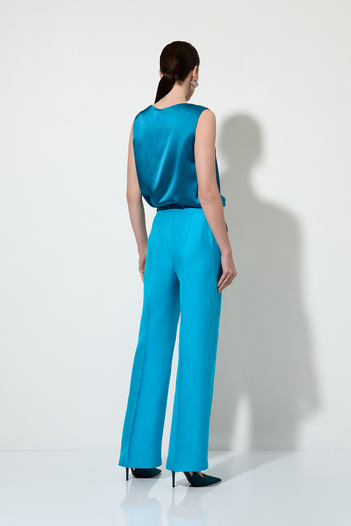 Брюки из полульна , пол женский, цвет голубой, фото №6