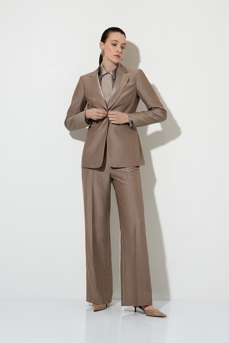 Однобортный жакет с отделкой из атласа VASSA&Co, пол женский, цвет коричневый, фото №2