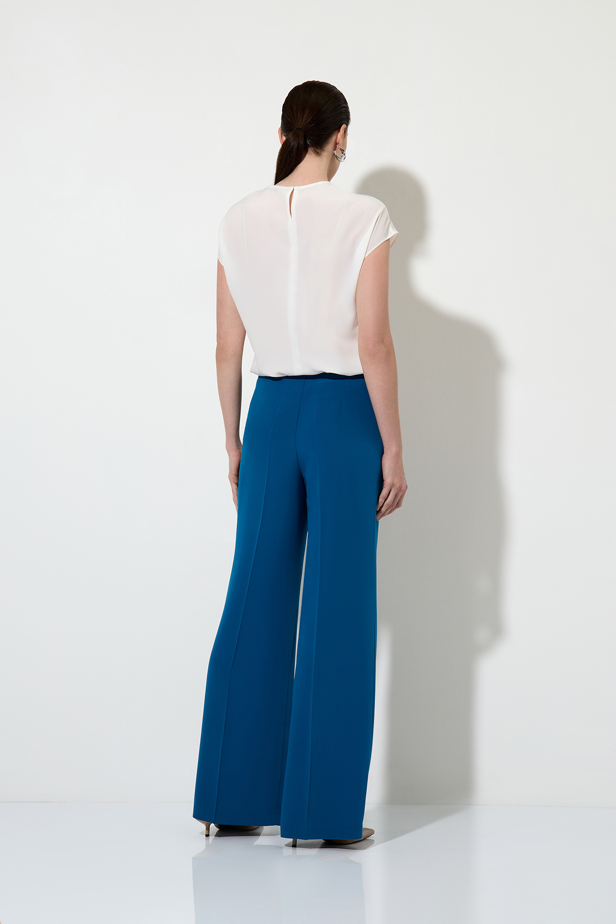 Trousers VASSA&Co, пол female, цвет голубой, фото №6