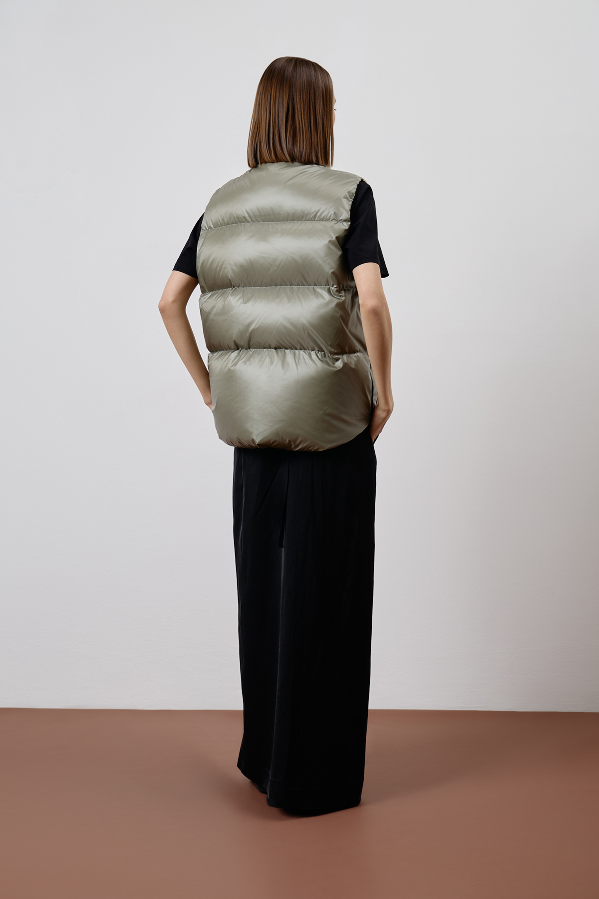 Жилет с боковыми молниями VASSA CODE, пол женский, цвет зеленый