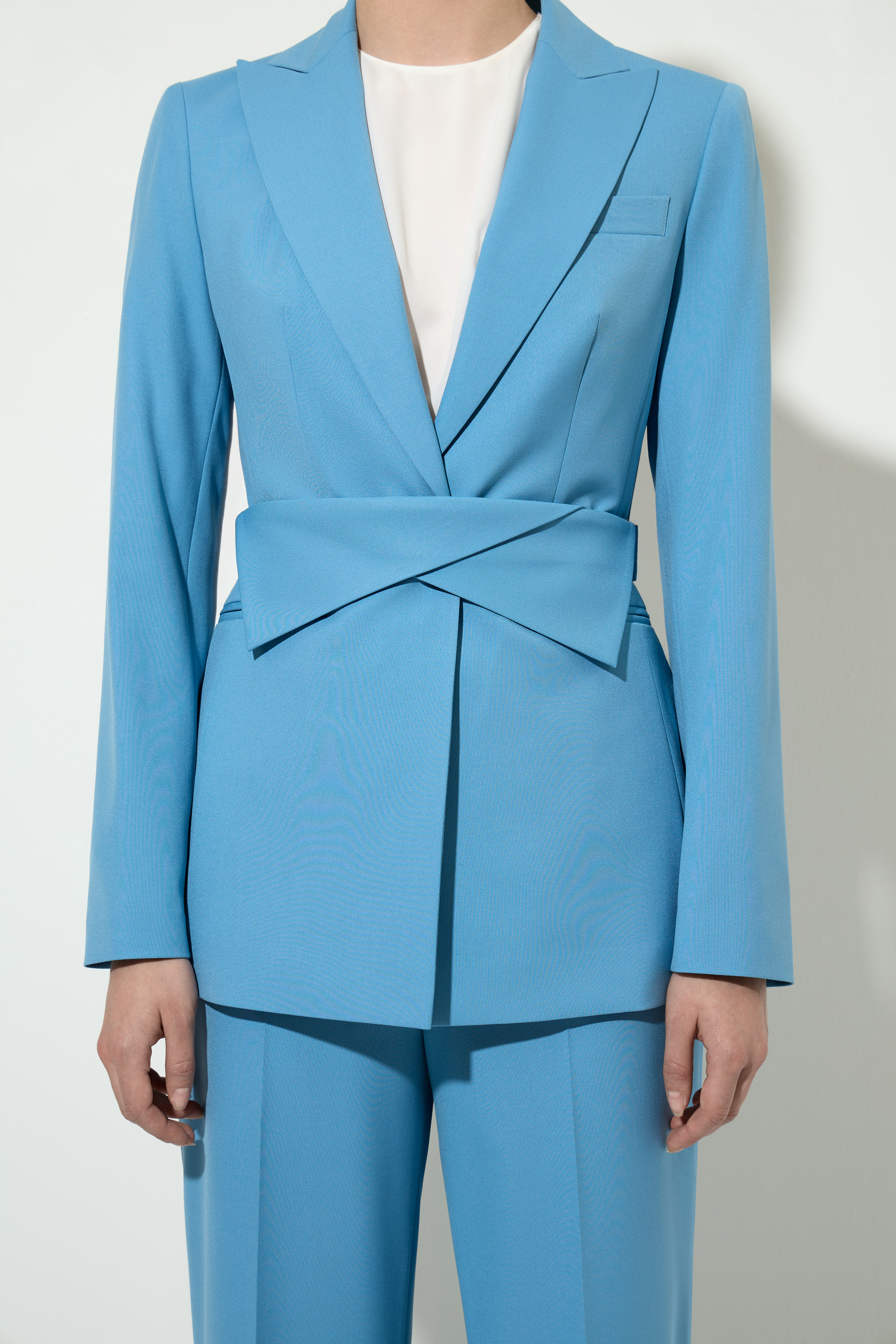 Жакет с акцентным поясом VASSA&Co, пол женский, цвет голубой