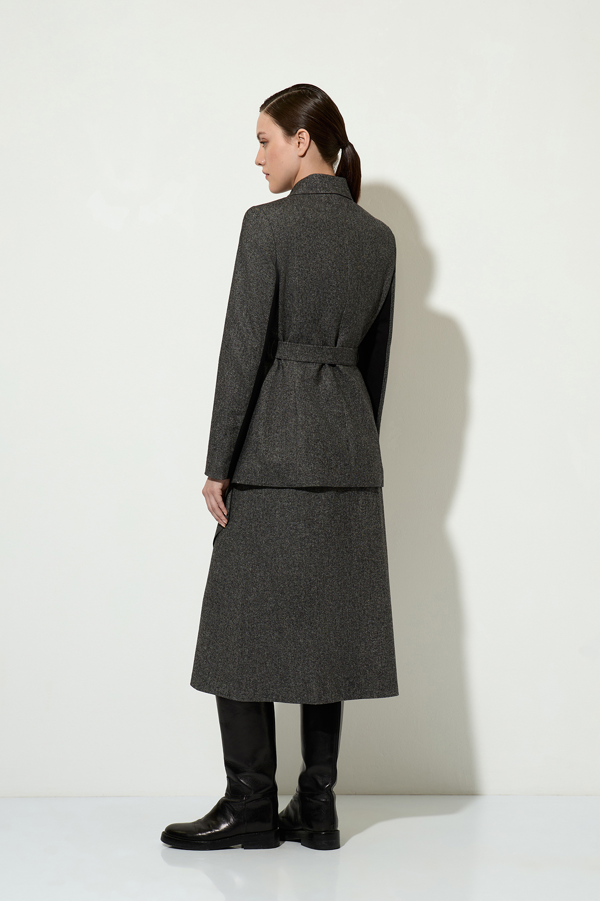 Жакет на молнии с поясом VASSA&Co, пол женский, цвет серый