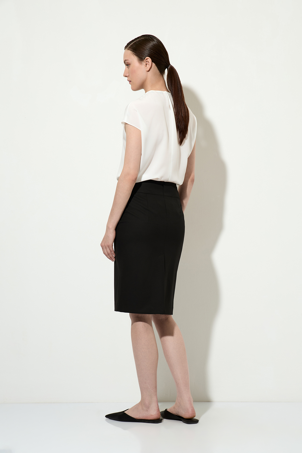 Юбка-карандаш VASSA&Co, пол женский, цвет черный