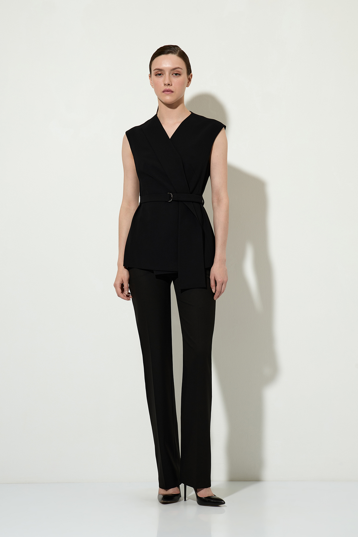 Удлиненный жилет VASSA&Co, пол женский, цвет черный