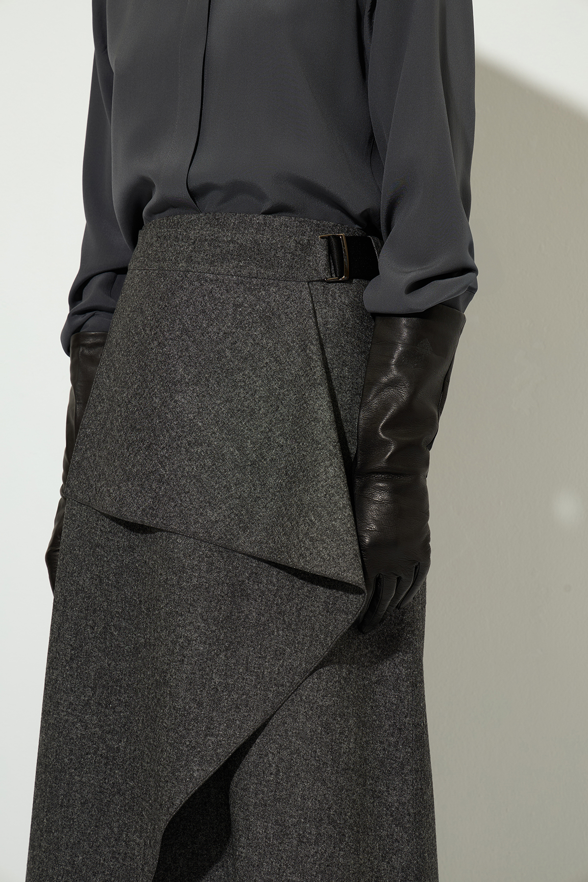 Юбка с асимметричным запахом VASSA&Co, пол женский, цвет серый