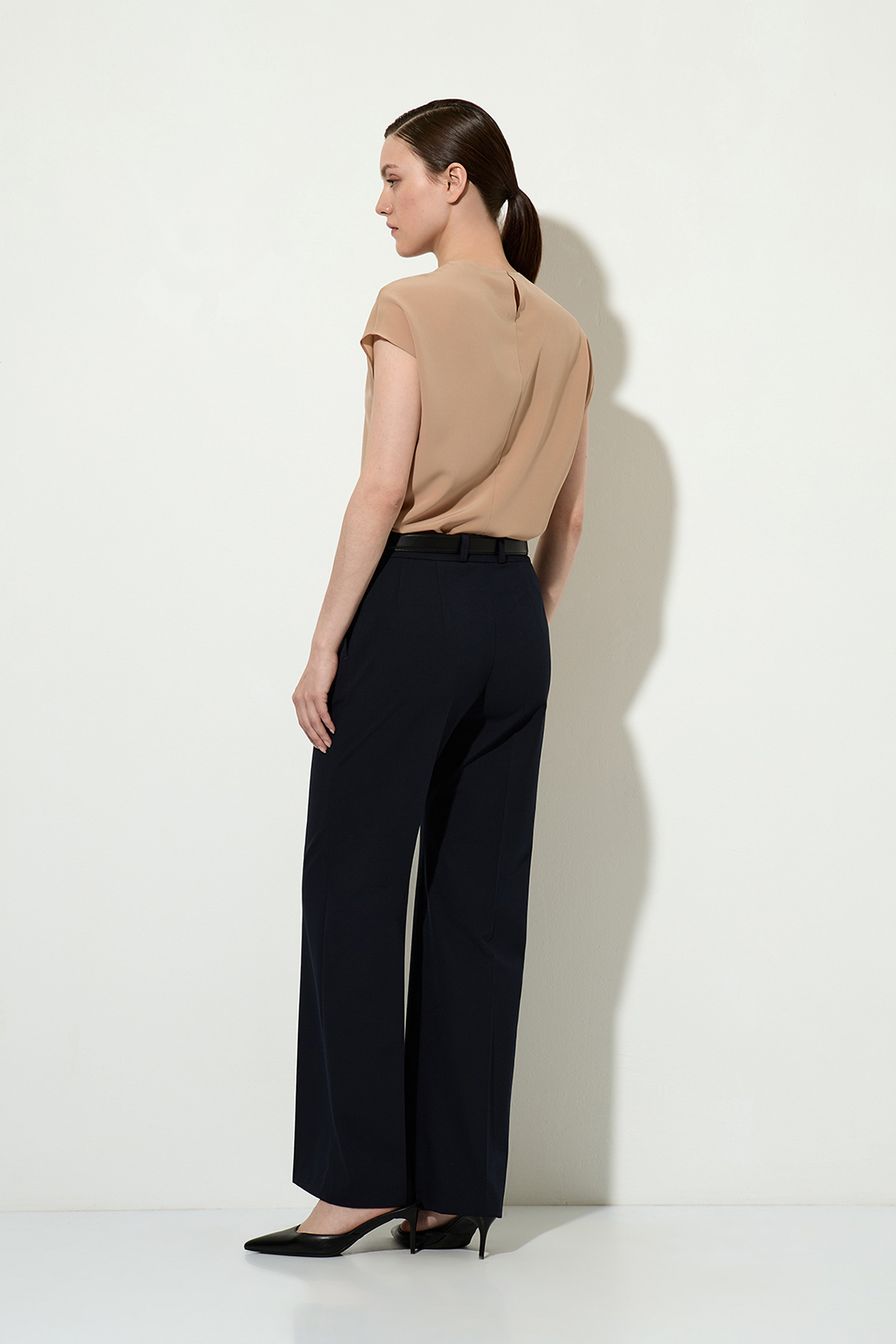 Брюки VASSA&Co, пол женский, цвет синий