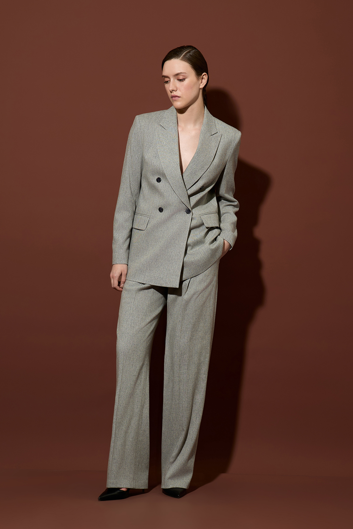 Двубортный жакет VASSA&Co, пол женский, цвет серый