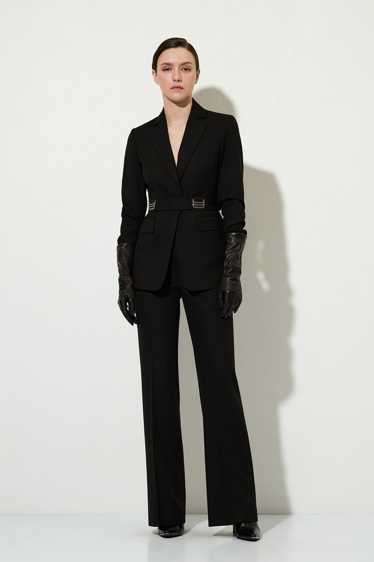 Жакет с акцентным поясом VASSA&Co, пол женский, цвет черный