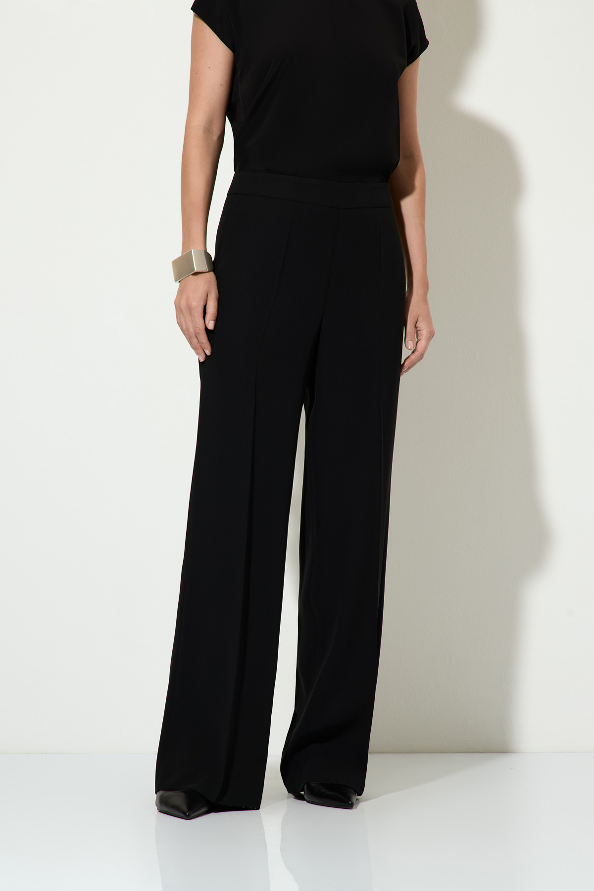 Брюки VASSA&Co, пол female, цвет black