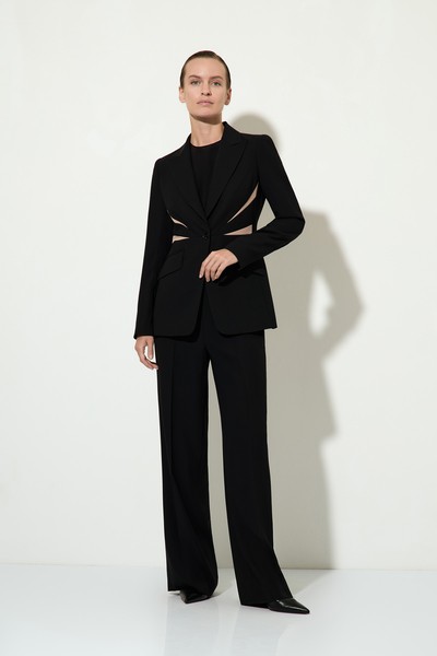 Однобортный жакет приталенного силуэта VASSA&Co, пол женский, цвет черный, фото №4