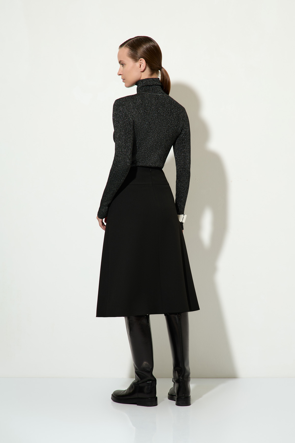 Водолазка с люрексом VASSA&Co, пол женский, цвет черный