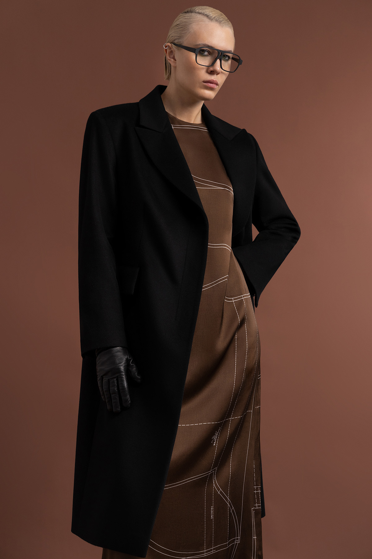 Приталенное пальто из шерсти и кашемира VASSA&Co, пол женский, цвет черный