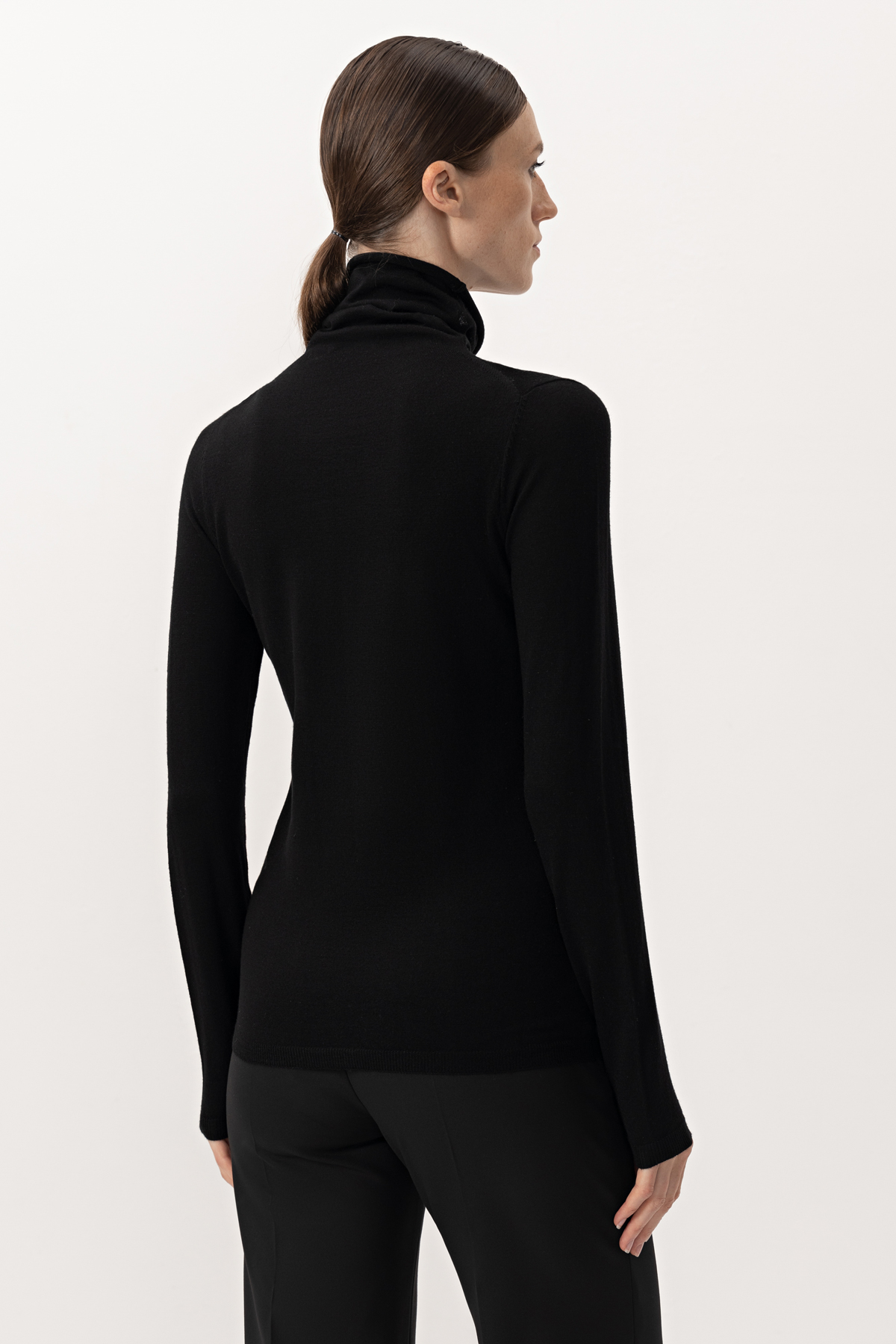 Водолазка VASSA&Co, пол женский, цвет черный