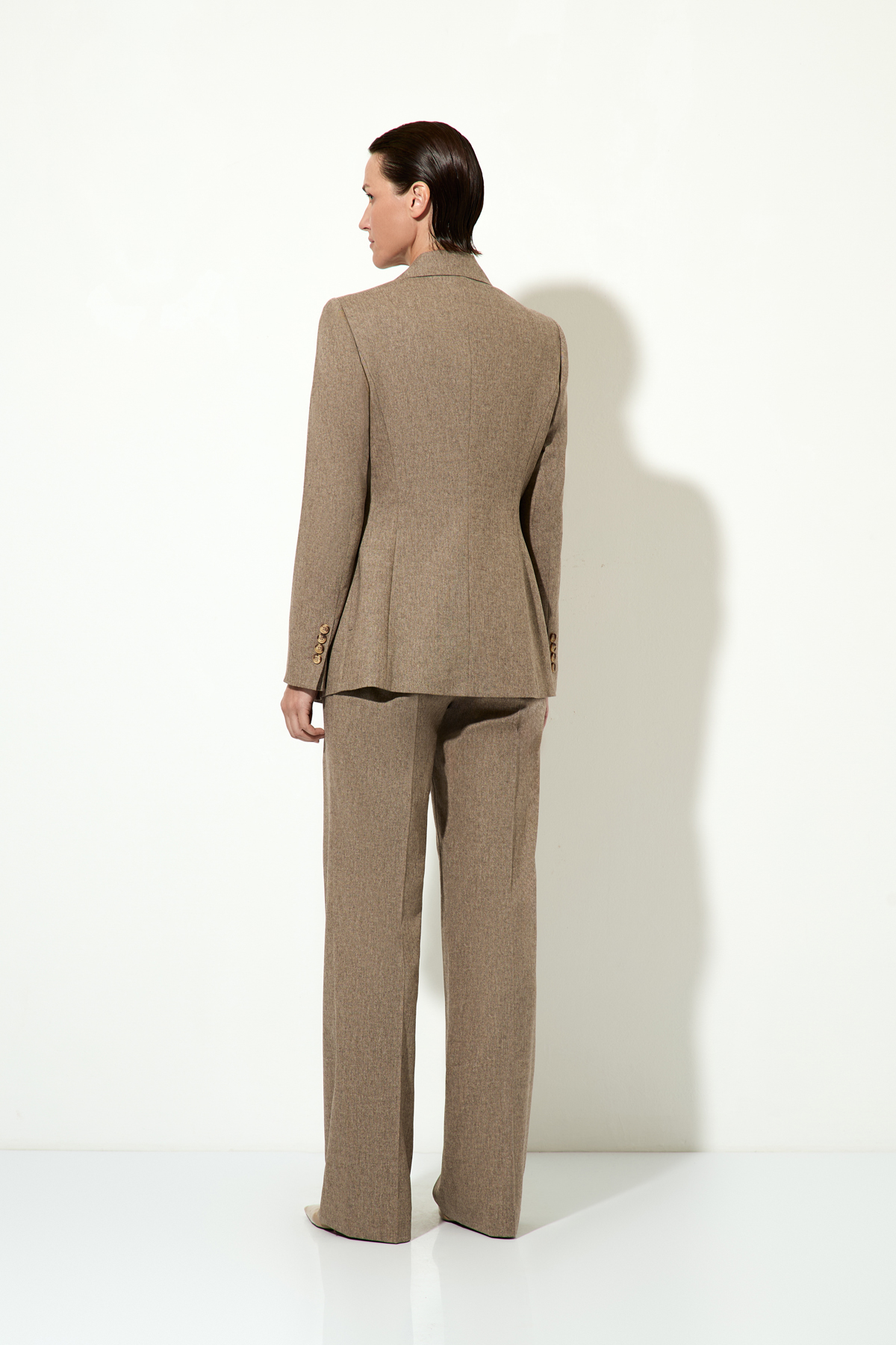 Однобортный жакет VASSA&Co, пол female, цвет brown