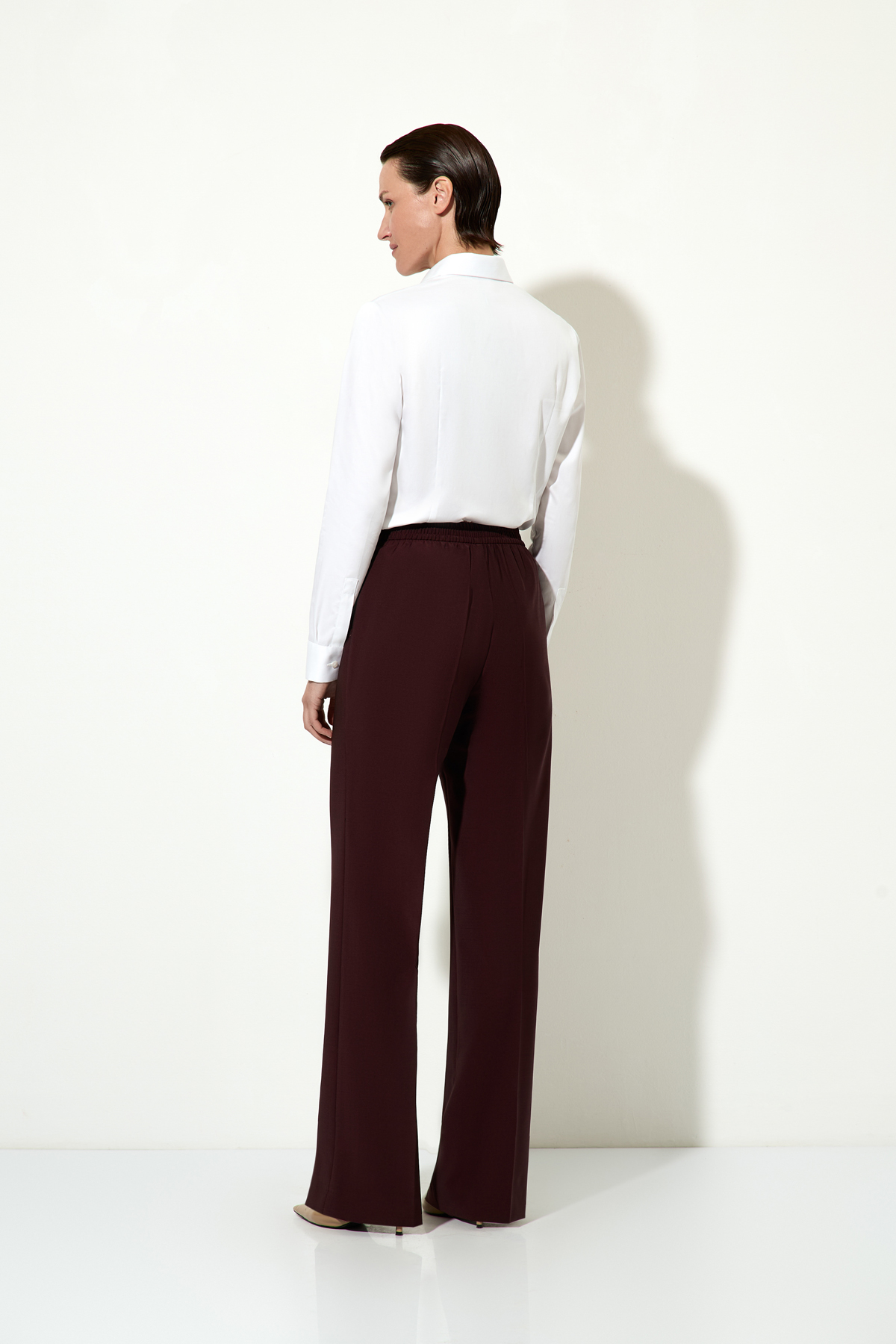 Брюки классические бордовые VASSA&Co, пол женский, цвет бордовый