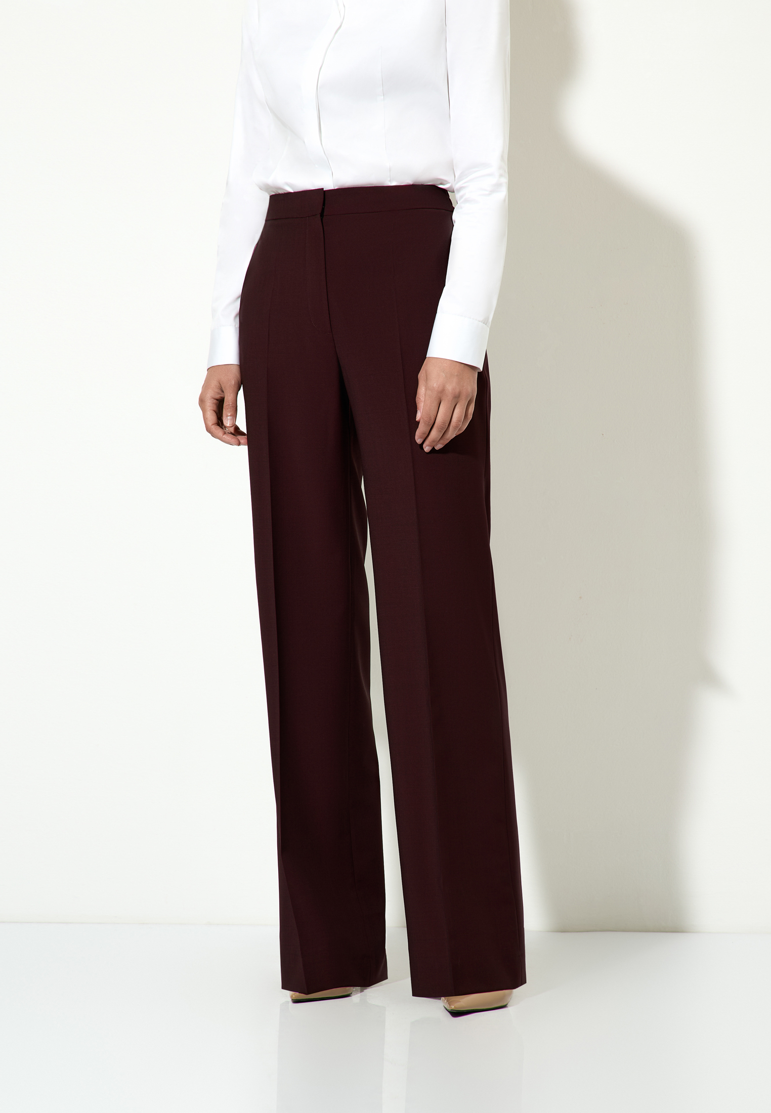 Брюки классические бордовые VASSA&Co, пол женский, цвет бордовый