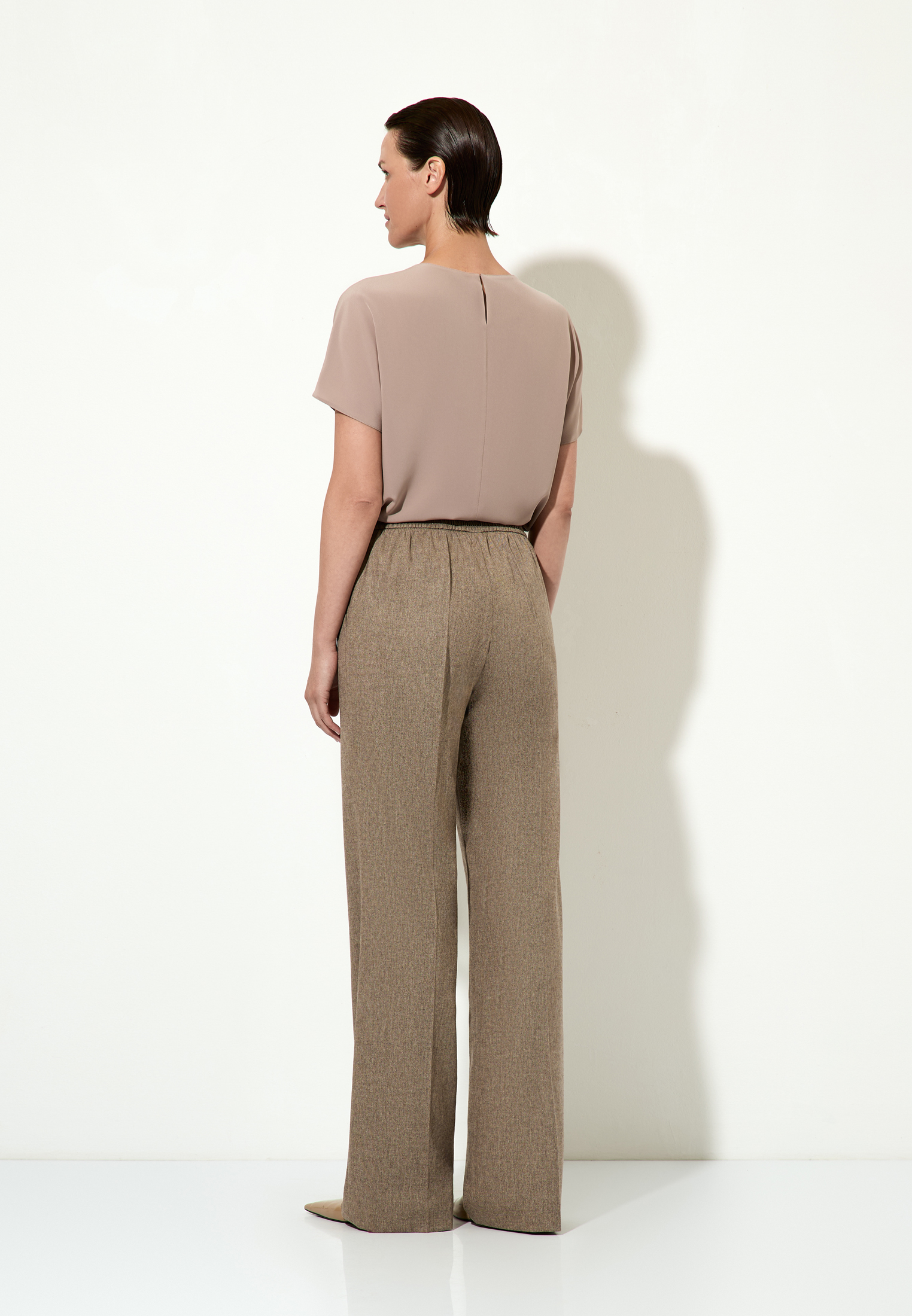 Брюки прямого кроя из полушерсти VASSA&Co, пол женский, цвет коричневый