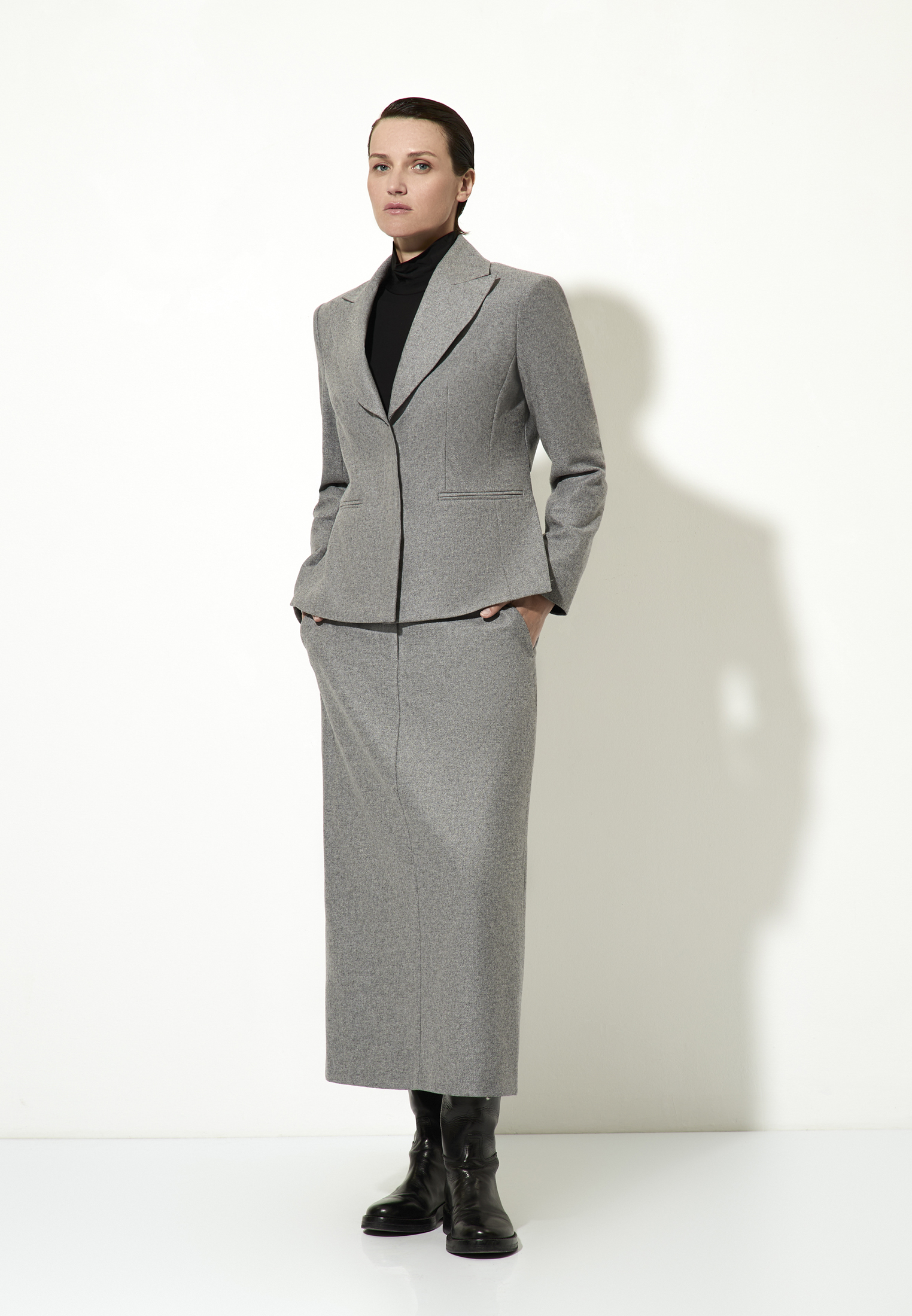 Жакет с укороченной спинкой VASSA&Co, пол женский, цвет серый