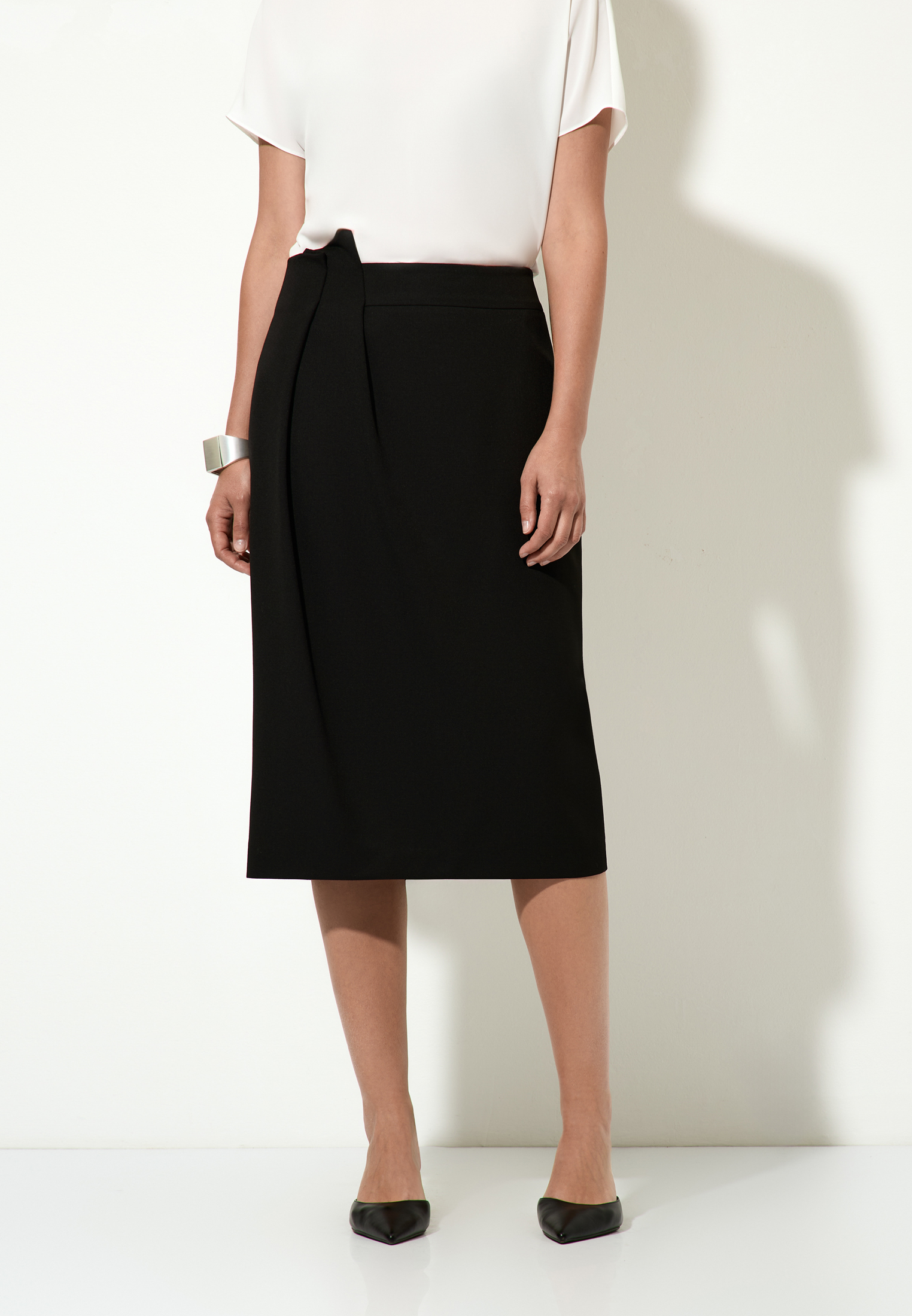 Юбка с асимметричной драпировкой VASSA&Co, пол female, цвет black