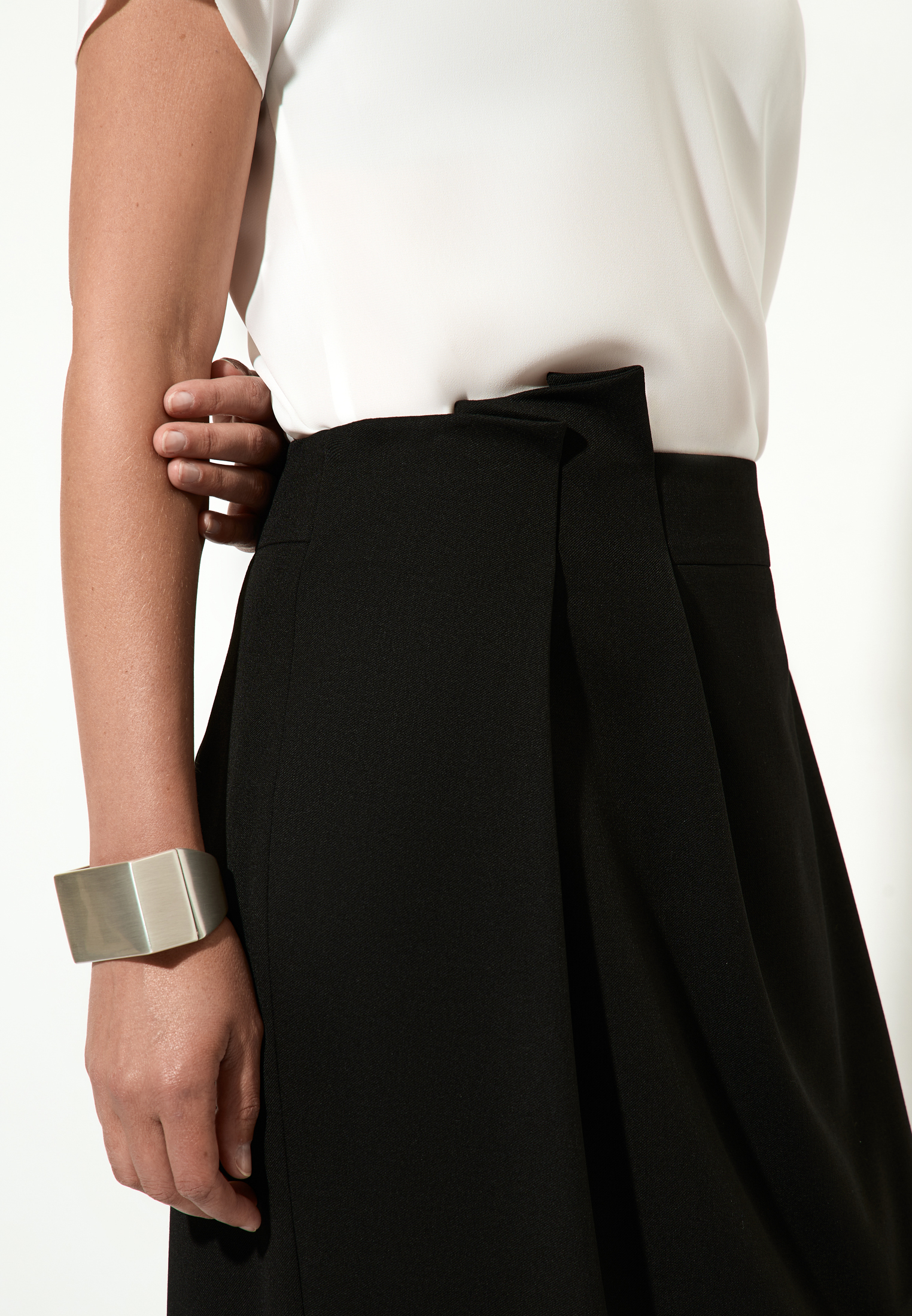 Юбка с асимметричной драпировкой VASSA&Co, пол female, цвет black