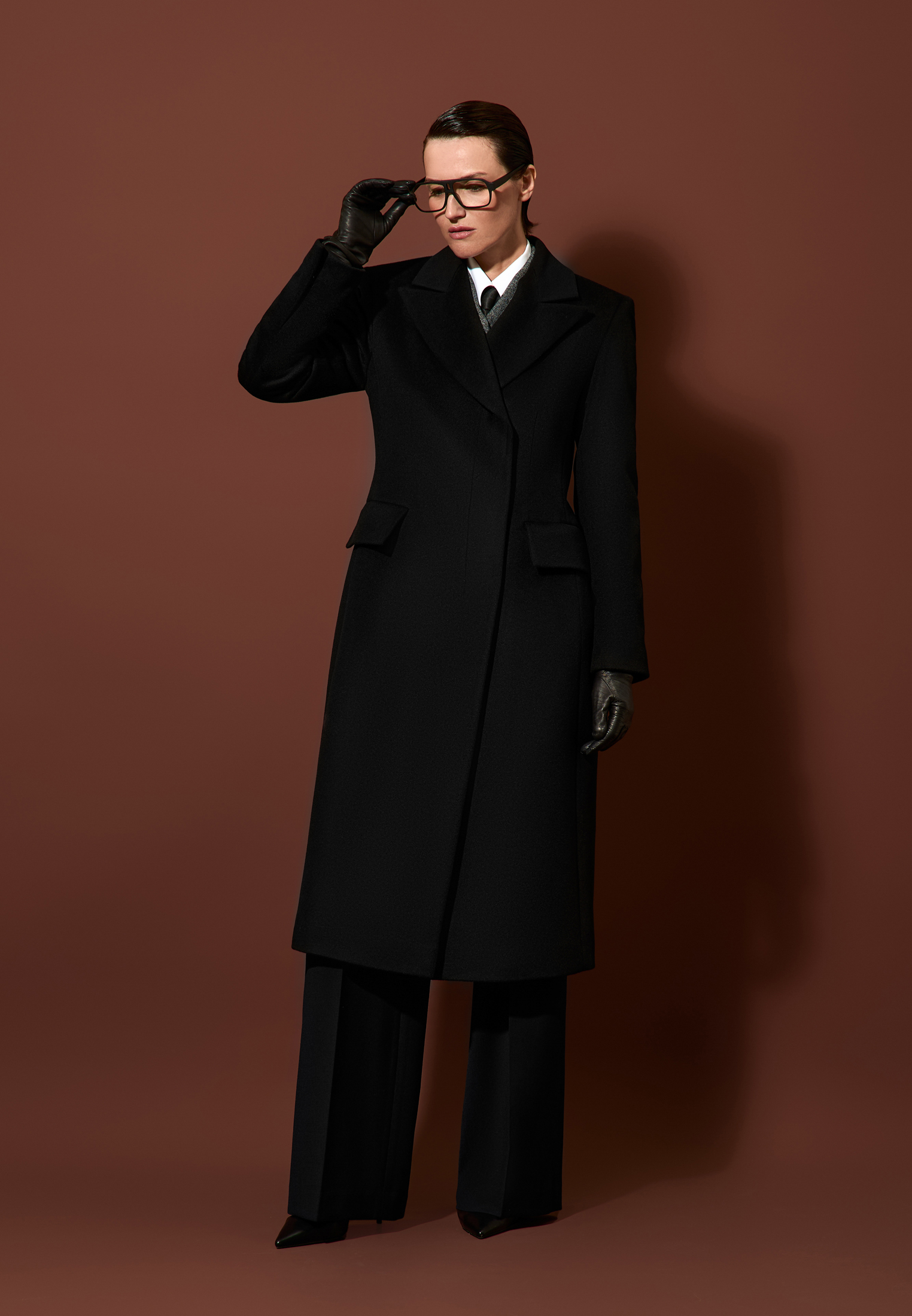 Приталенное пальто из шерсти и кашемира VASSA&Co, пол женский, цвет черный