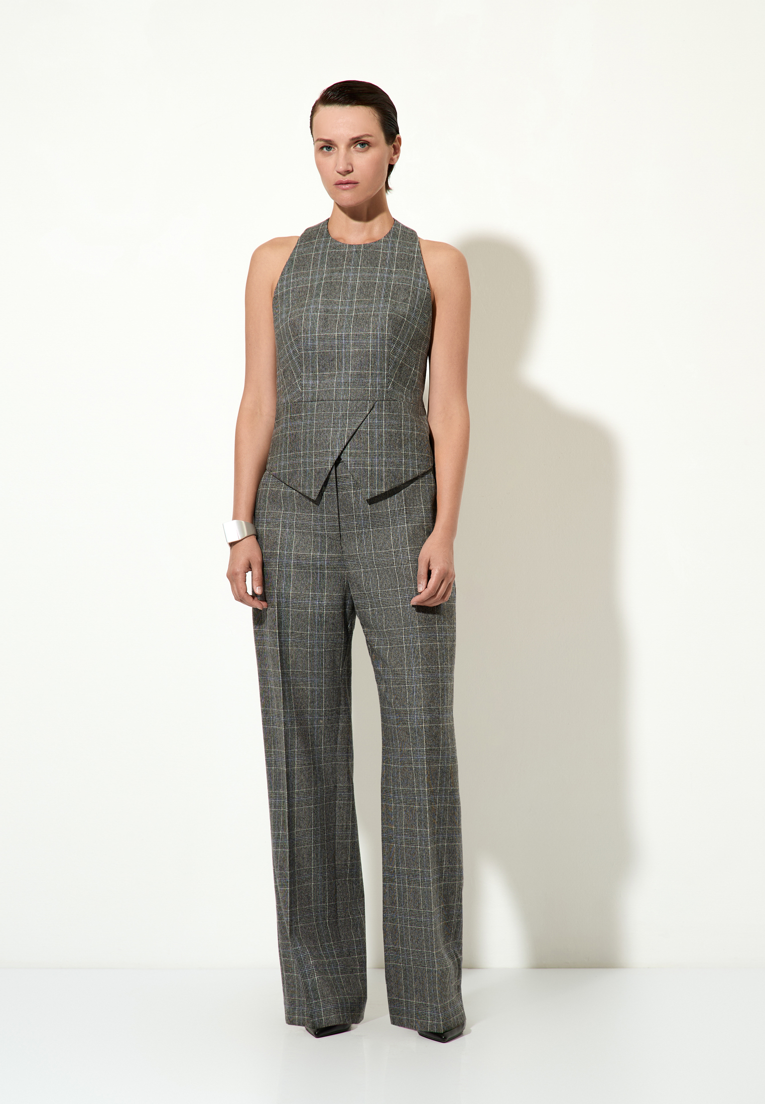 Жилет с открытыми плечами VASSA&Co, пол женский, цвет серый