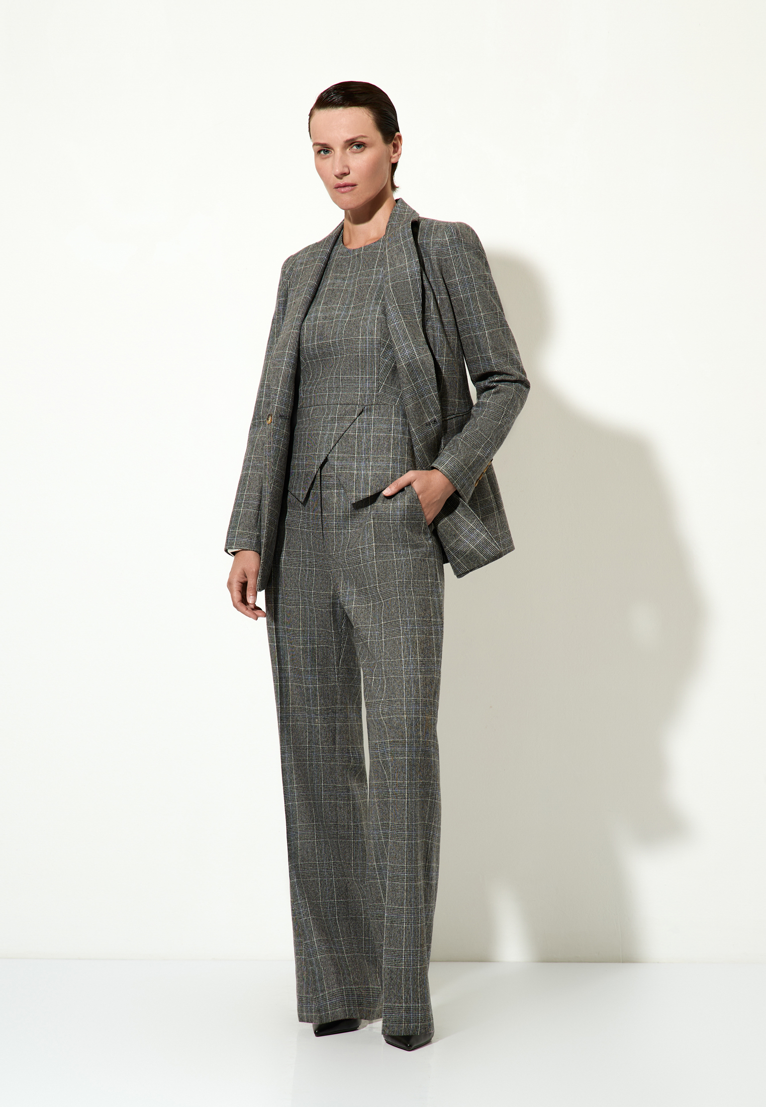 Жилет с открытыми плечами VASSA&Co, пол женский, цвет серый