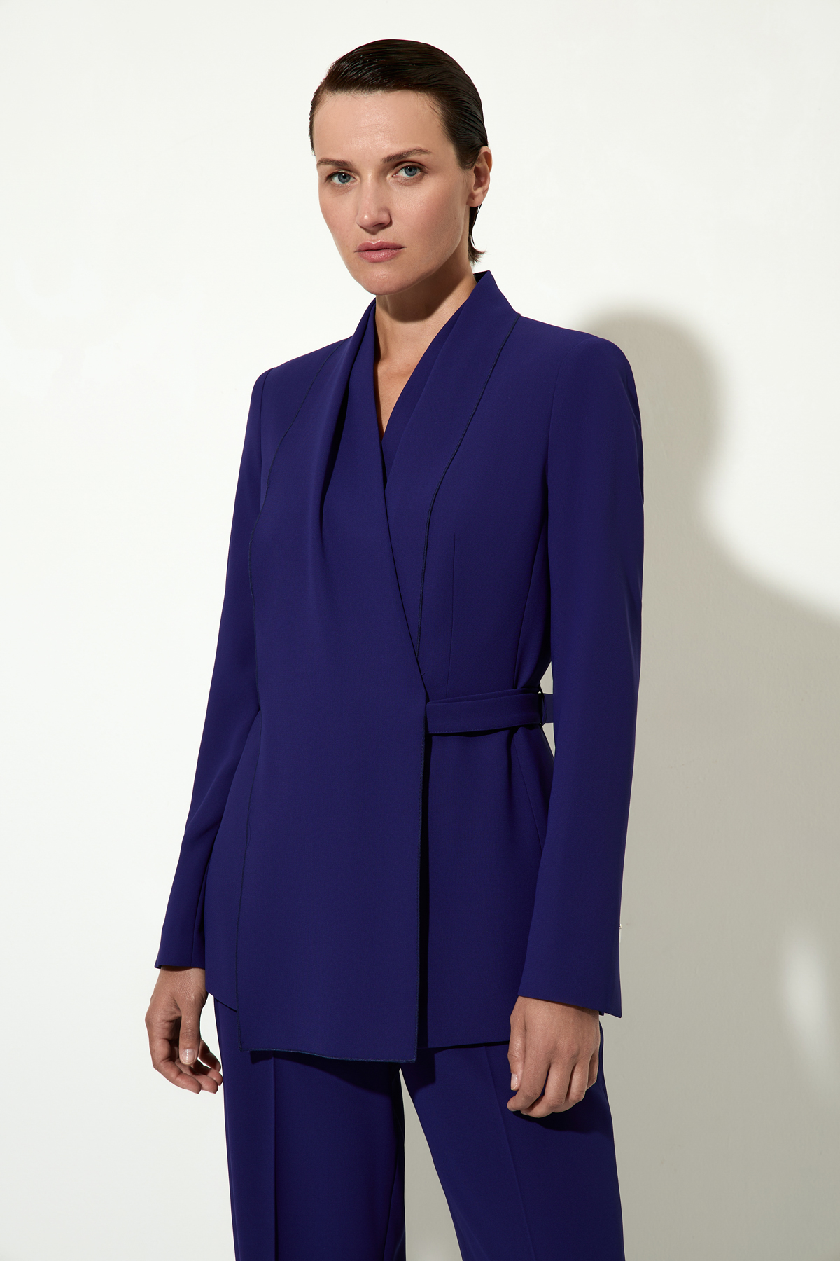 Жакет с поясом VASSA&Co, пол женский, цвет синий