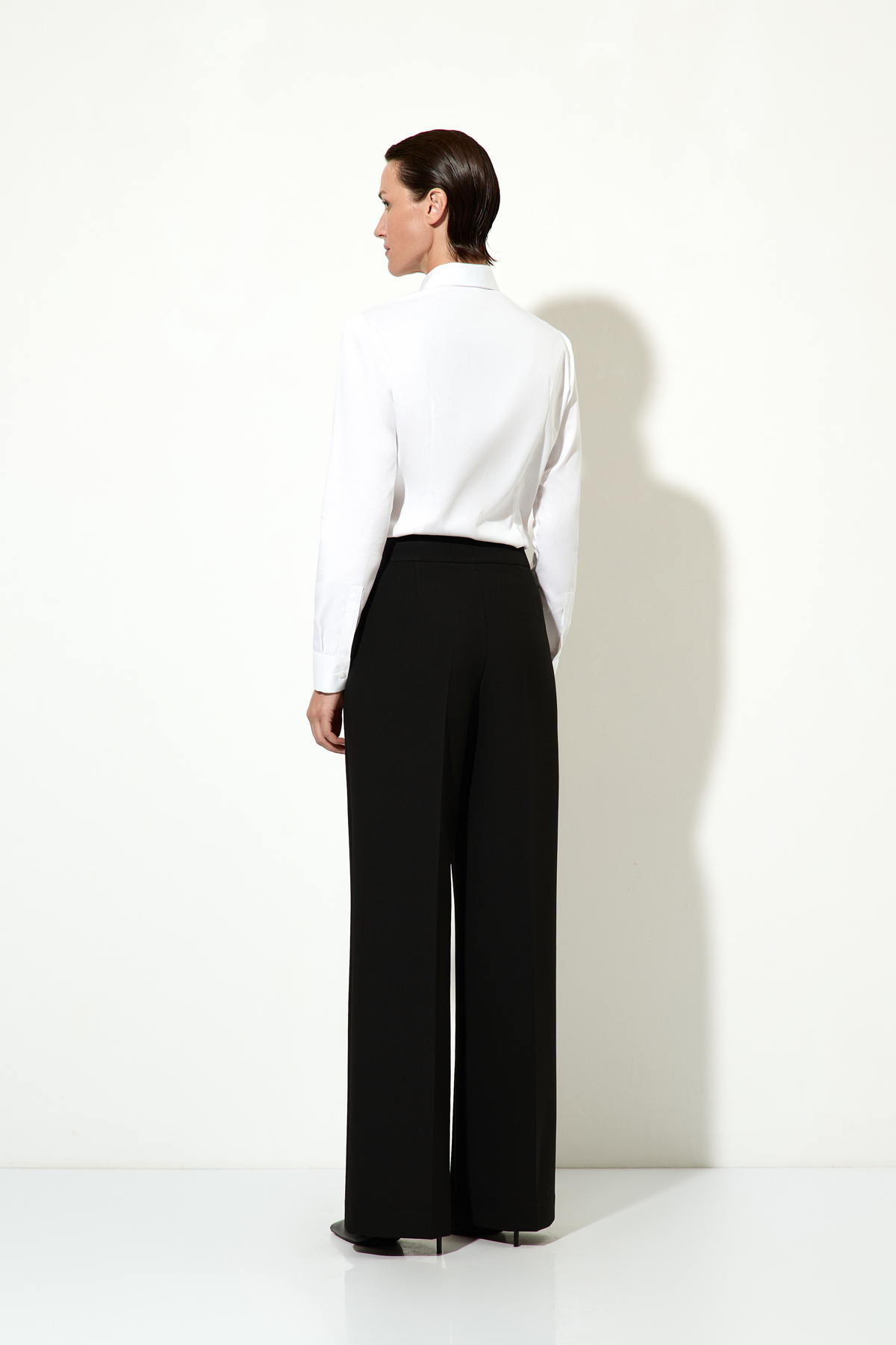 Брюки VASSA&Co, пол female, цвет black