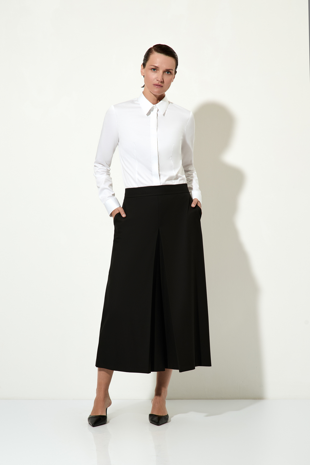 Брюки-юбка VASSA&Co, пол женский, цвет черный