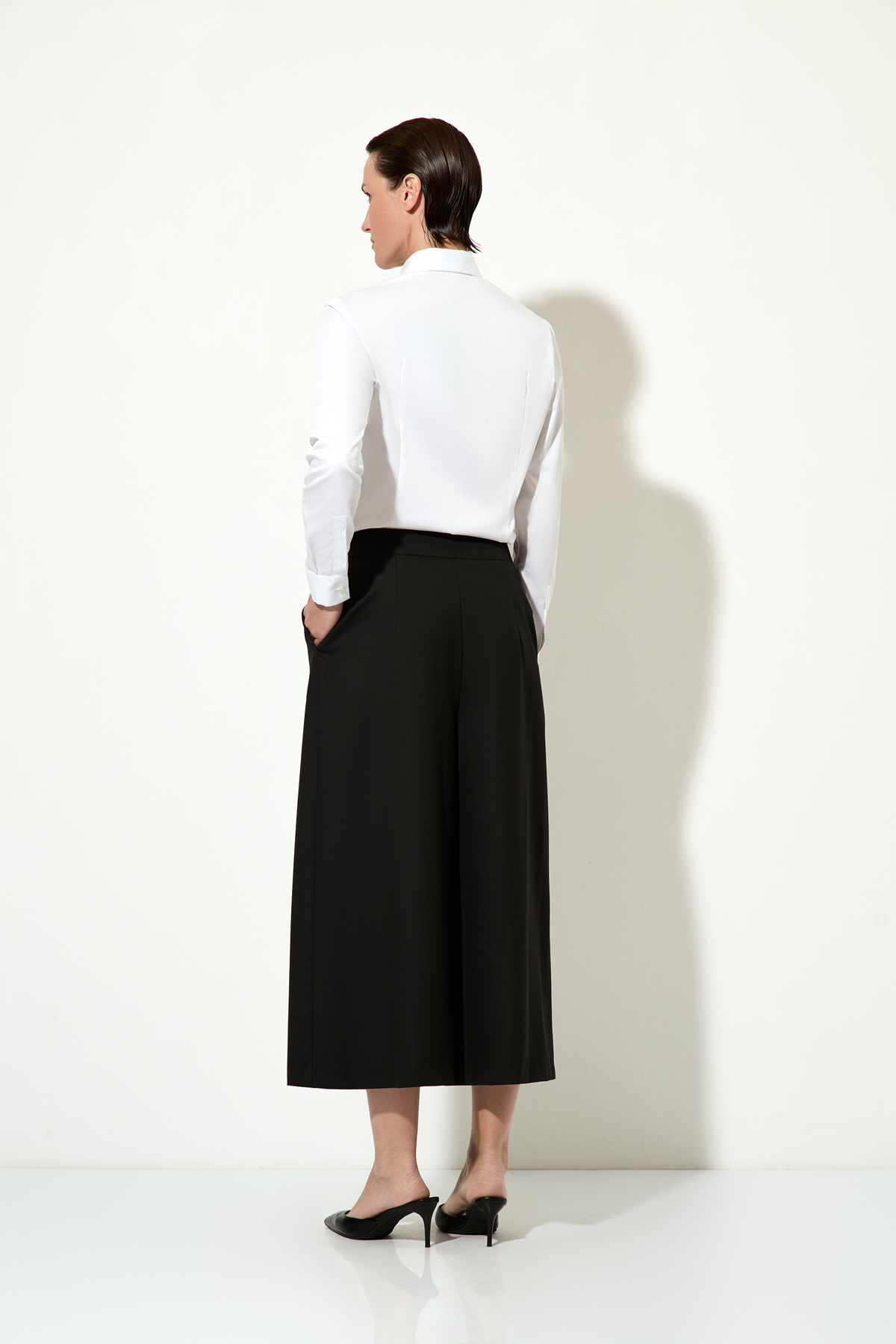 Брюки-юбка VASSA&Co, пол женский, цвет черный