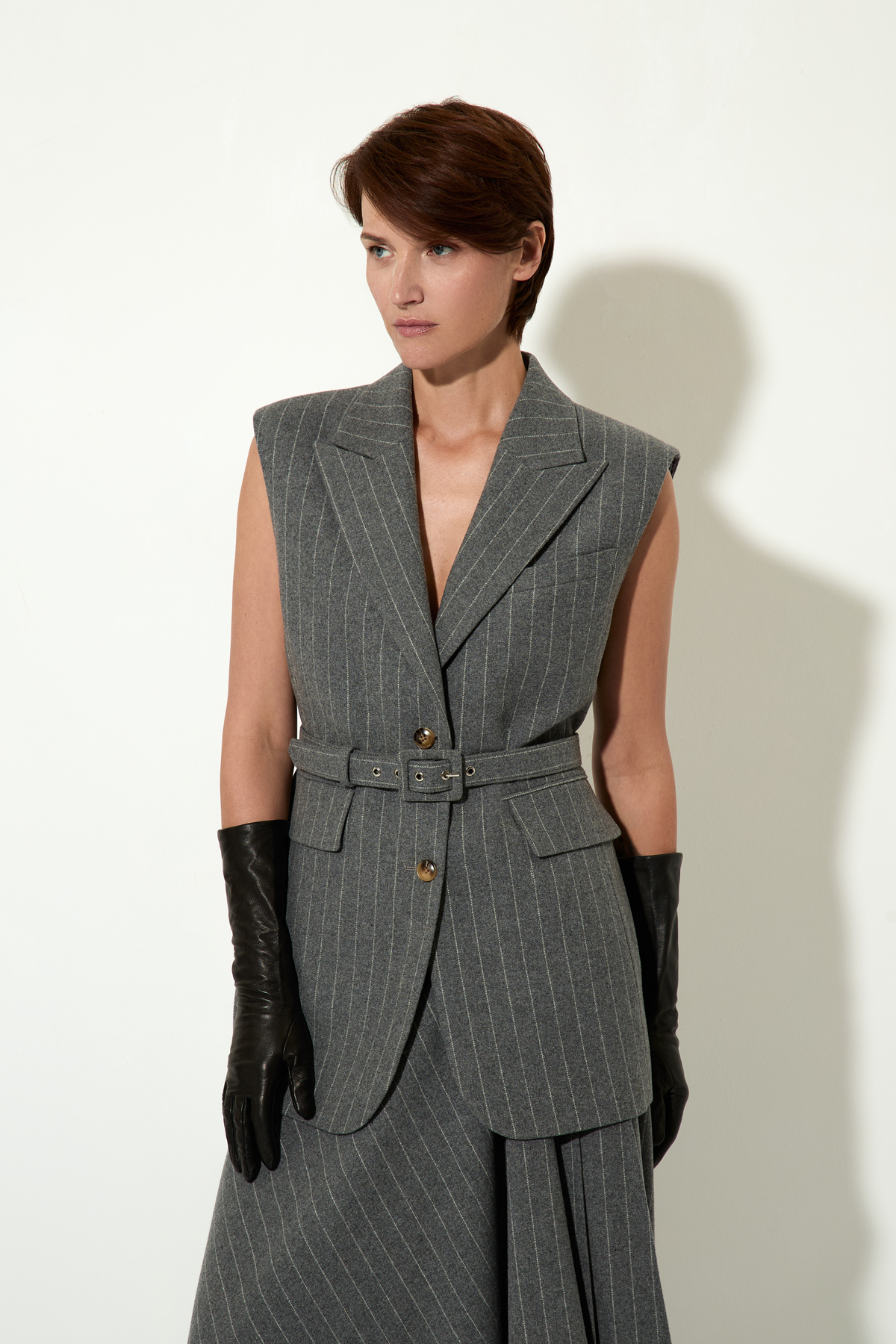 Жилет женский с поясом VASSA CODE, пол женский, цвет серый