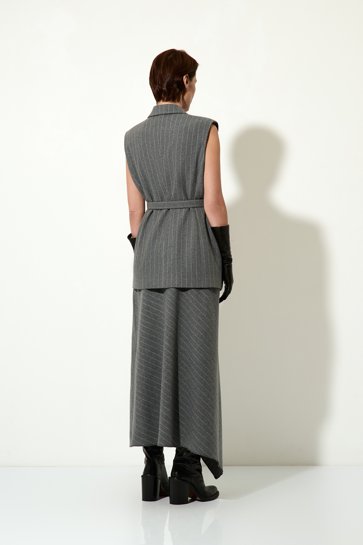 Жилет женский с поясом VASSA CODE, пол женский, цвет серый