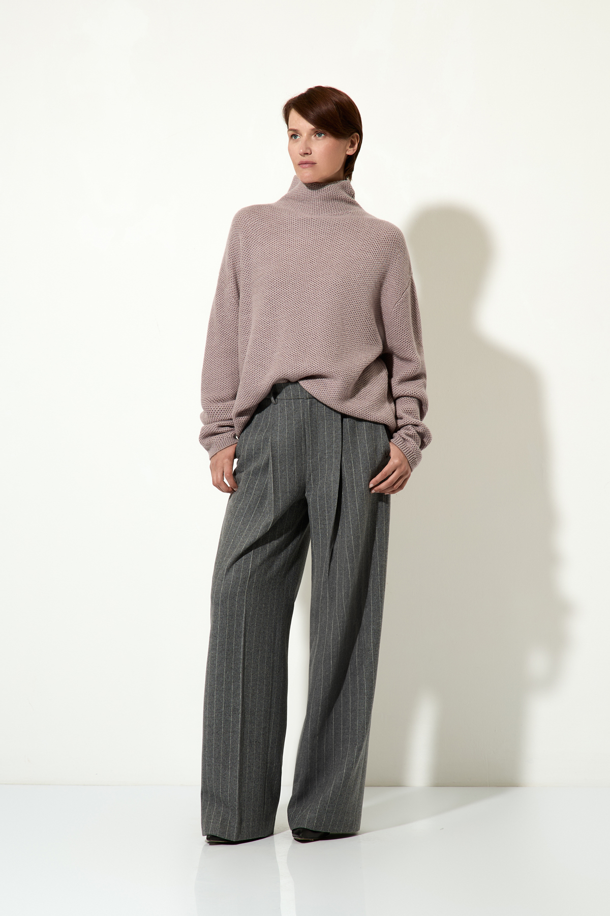 Брюки женские VASSA&Co, пол female, цвет серый