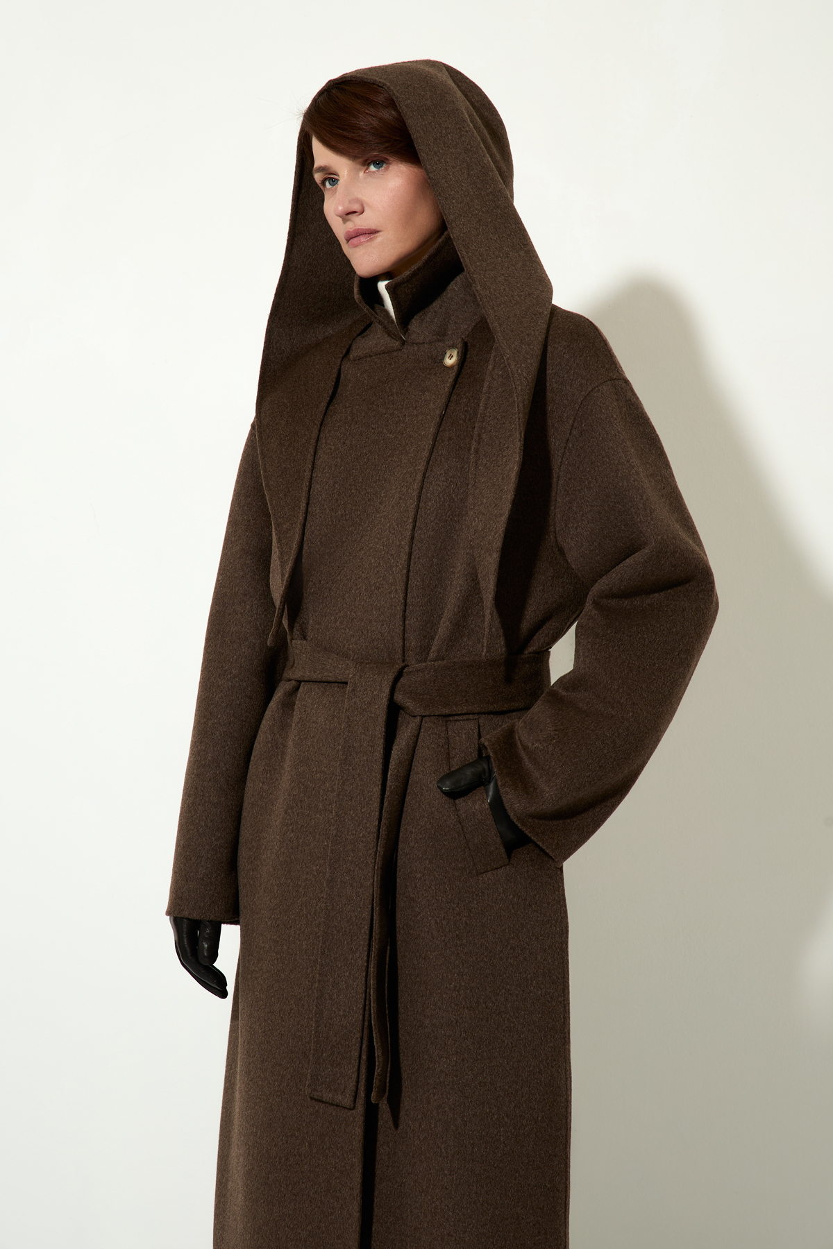 Пальто женское с капюшоном VASSA CODE, пол женский, цвет коричневый