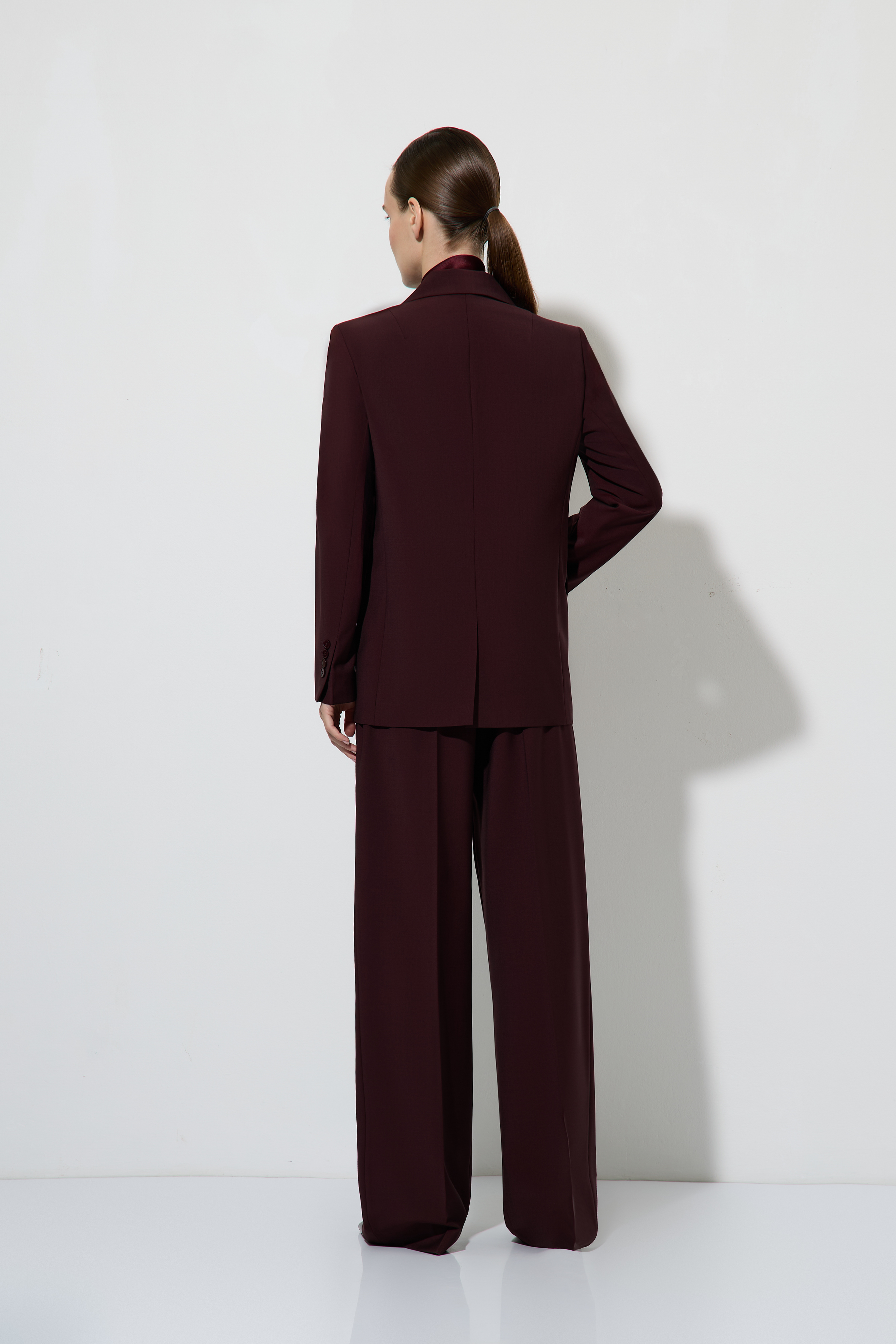 Жакет двубортный VASSA&Co, пол женский, цвет бордовый