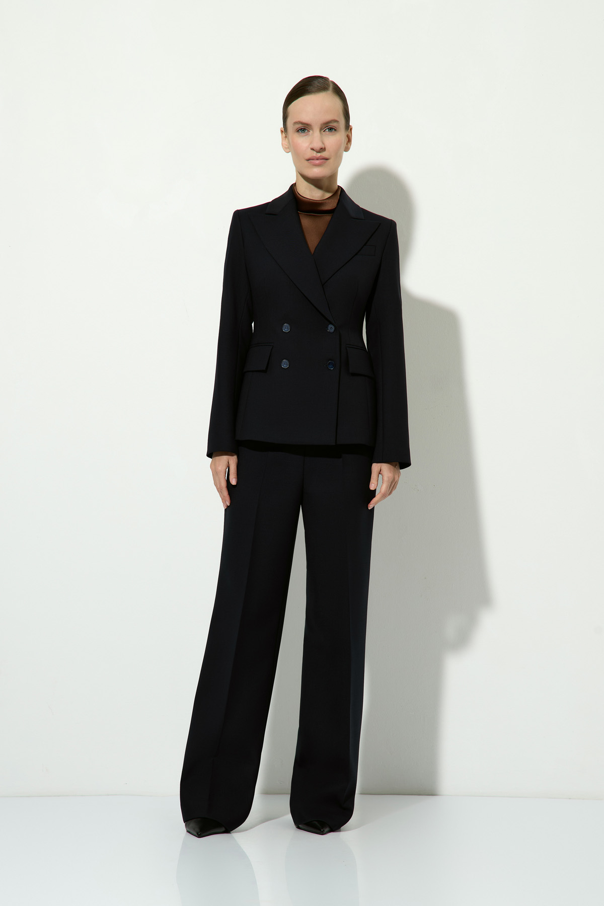 Брюки широкие синие VASSA&Co, пол женский, цвет синий