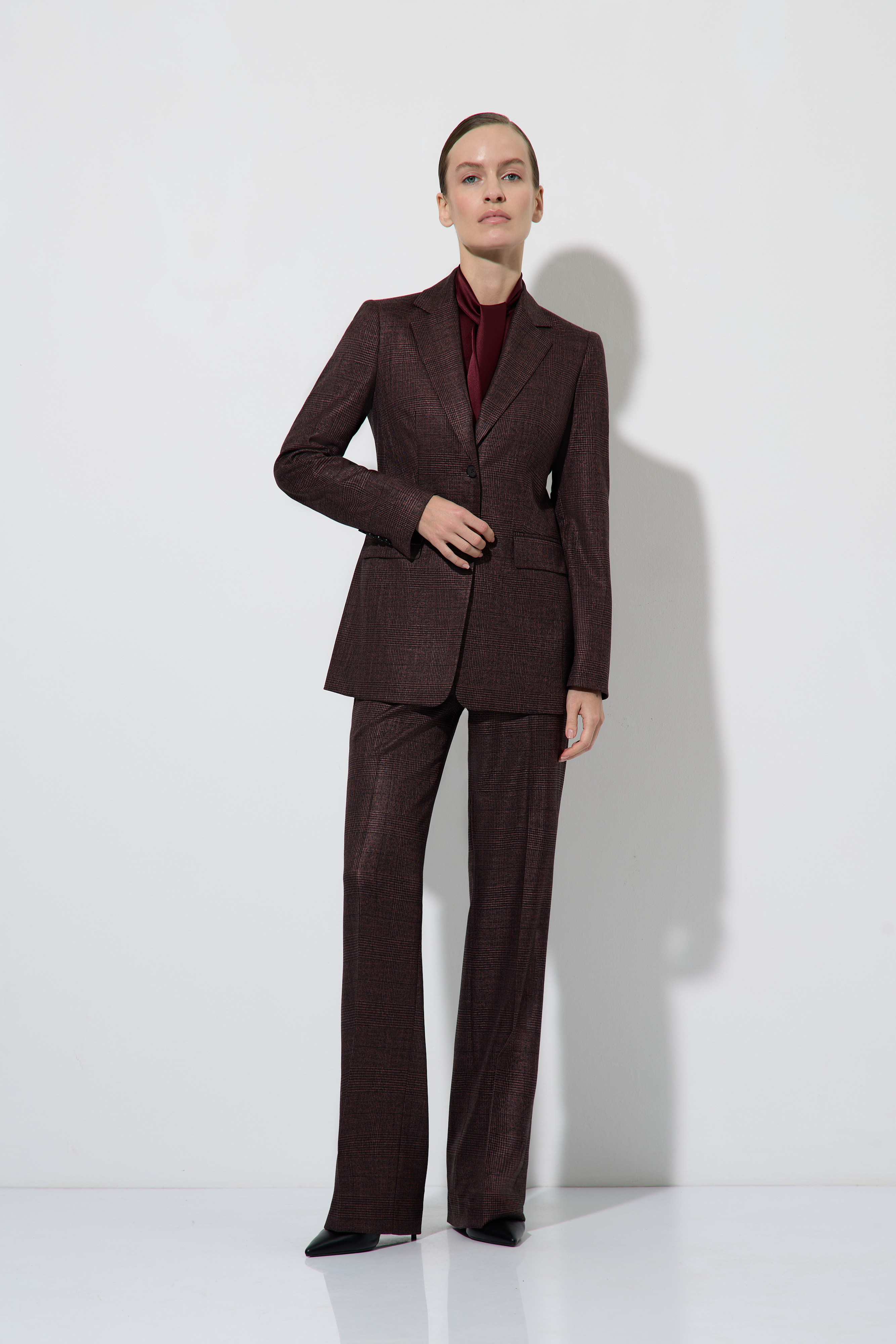 Жакет приталенный в клетку VASSA&Co, пол женский, цвет бордовый