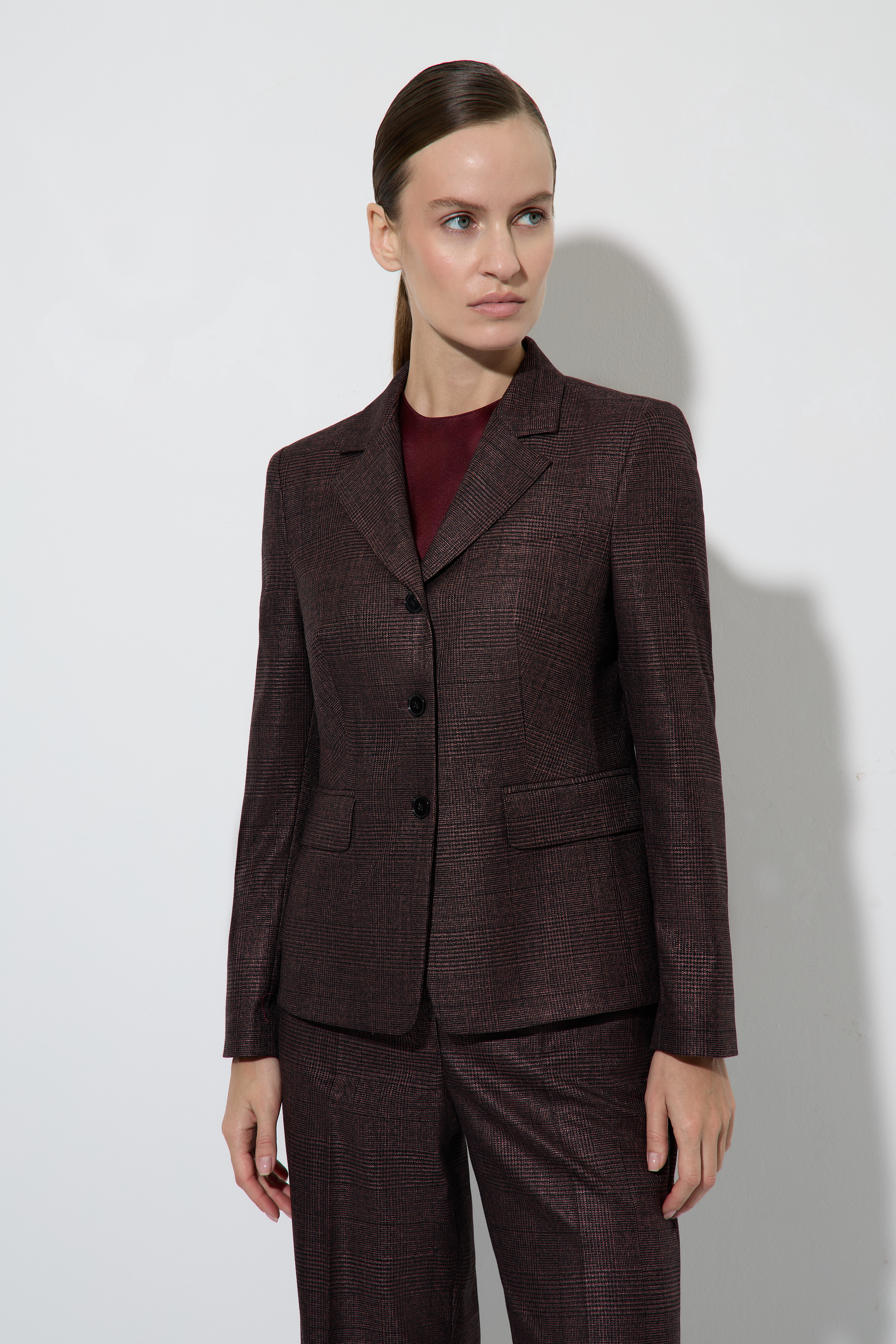 Жакет укороченный VASSA&Co, пол женский, цвет бордовый