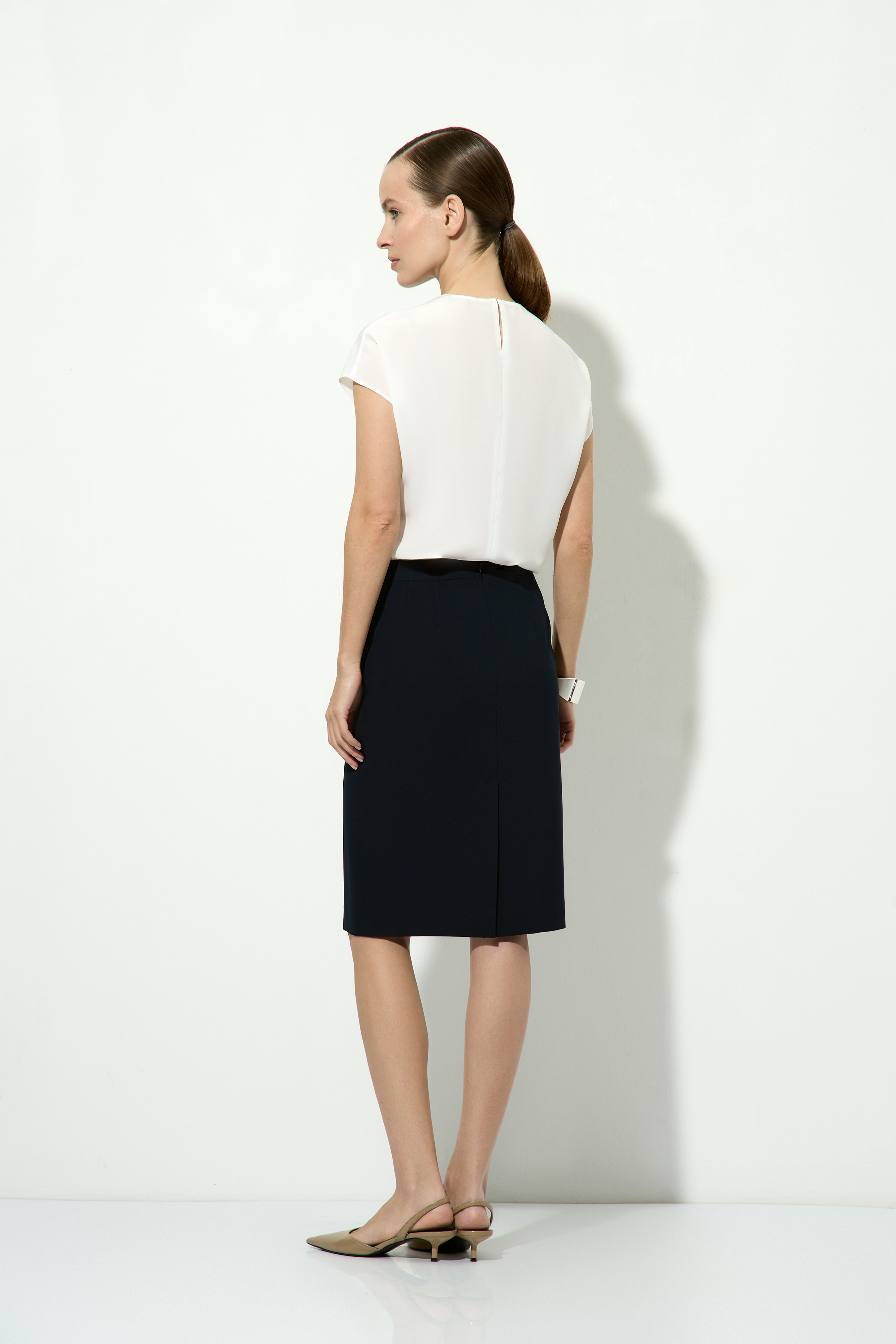 Юбка-карандаш VASSA&Co, пол female, цвет синий