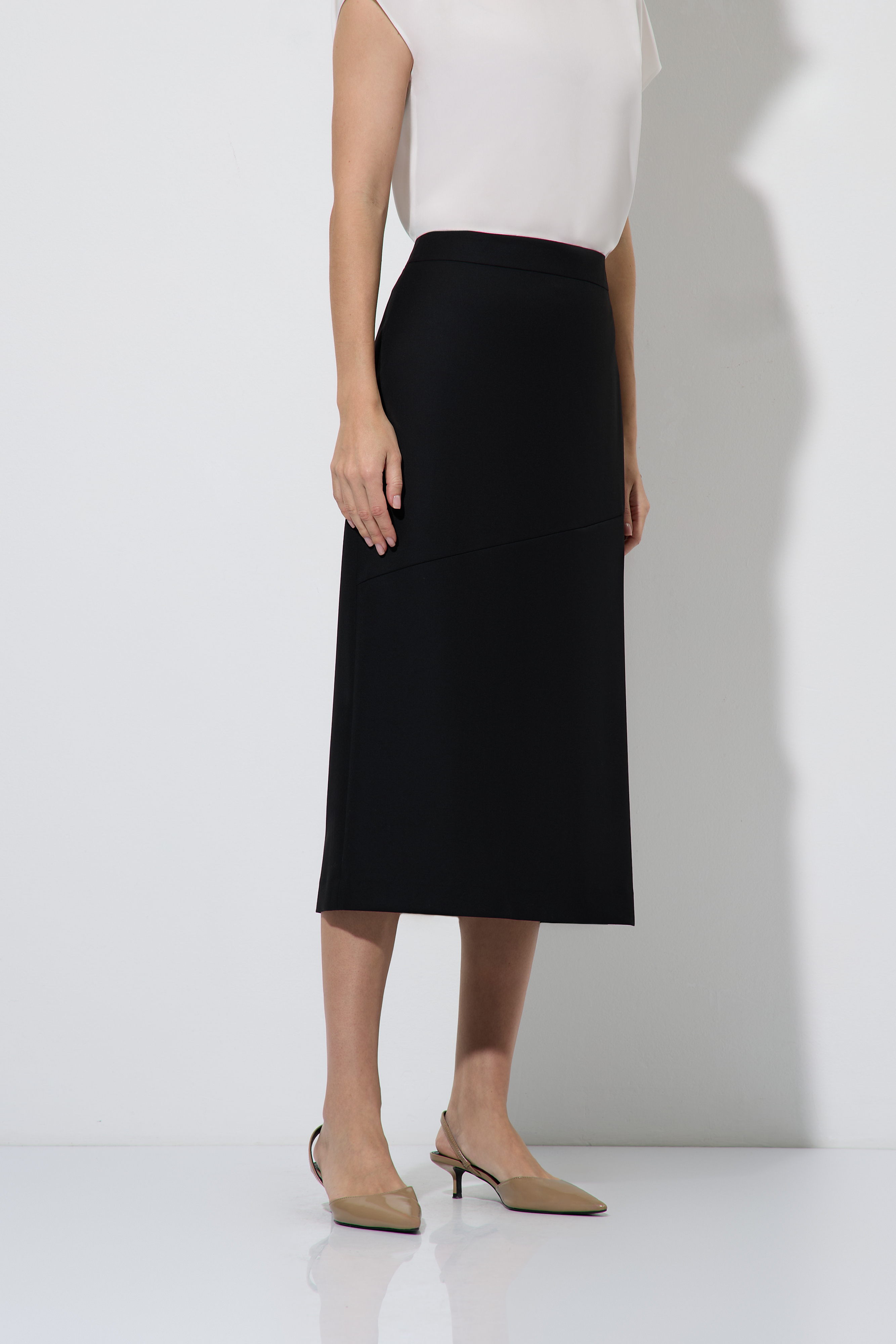 Юбка-миди с разрезом VASSA&Co, пол женский, цвет черный