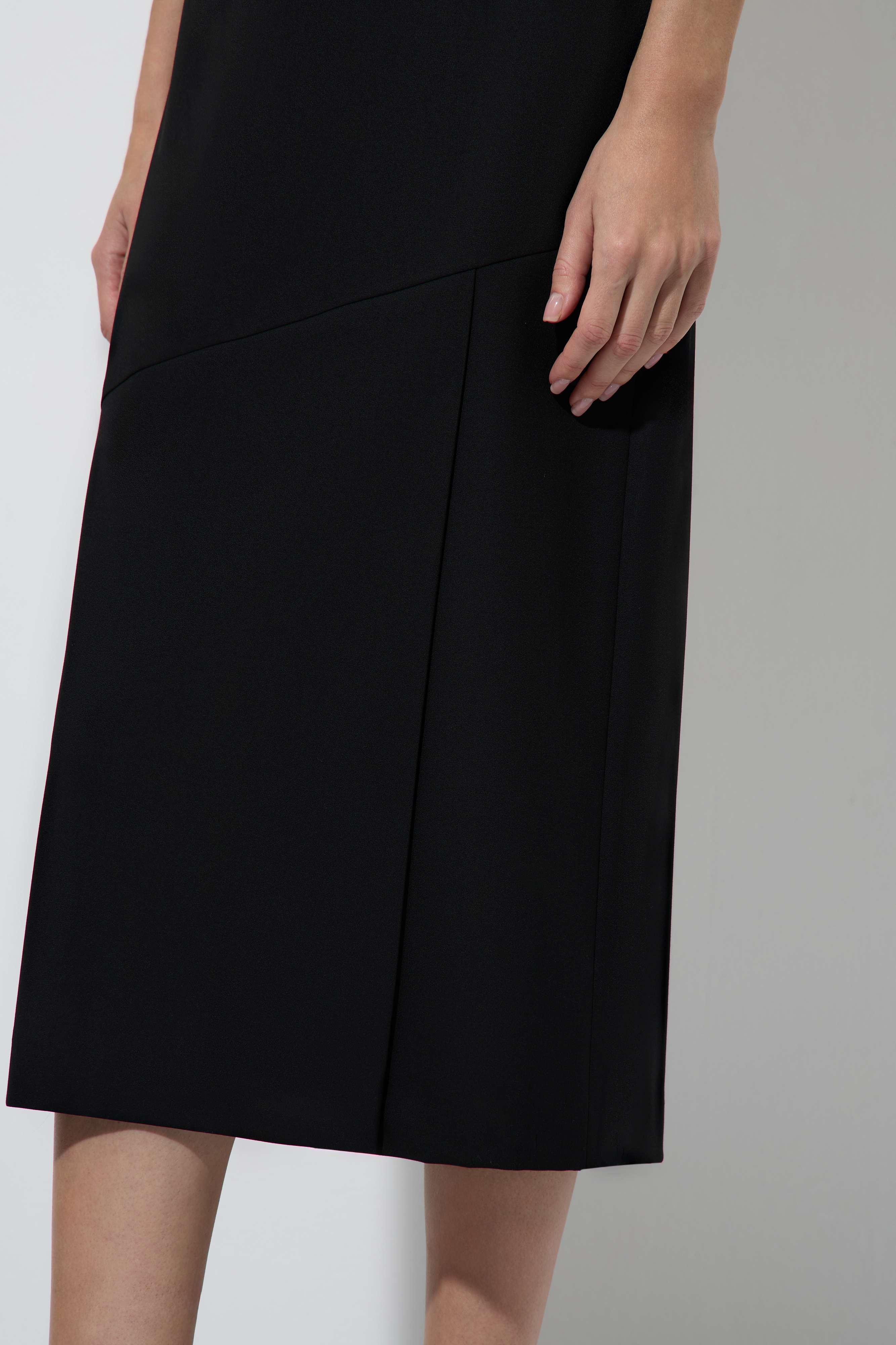 Юбка-миди с разрезом VASSA&Co, пол женский, цвет черный