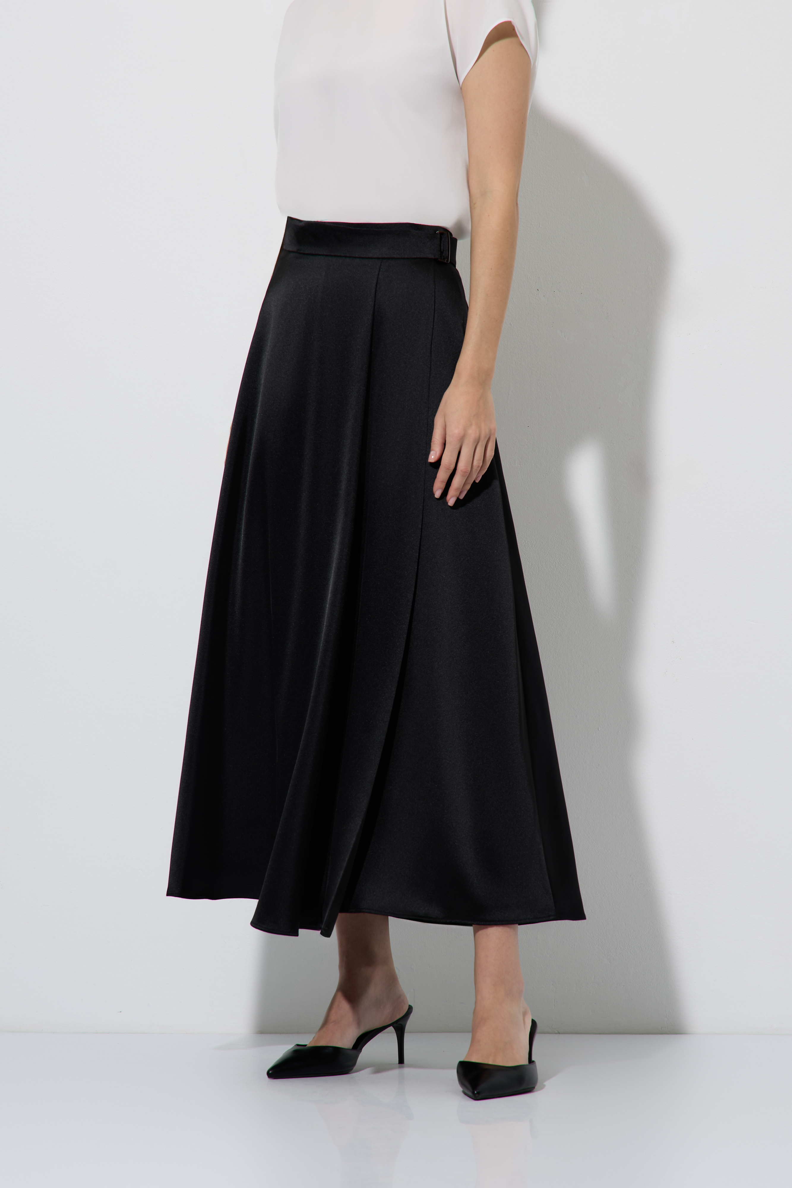 Атласная юбка-макси VASSA&Co, пол женский, цвет черный