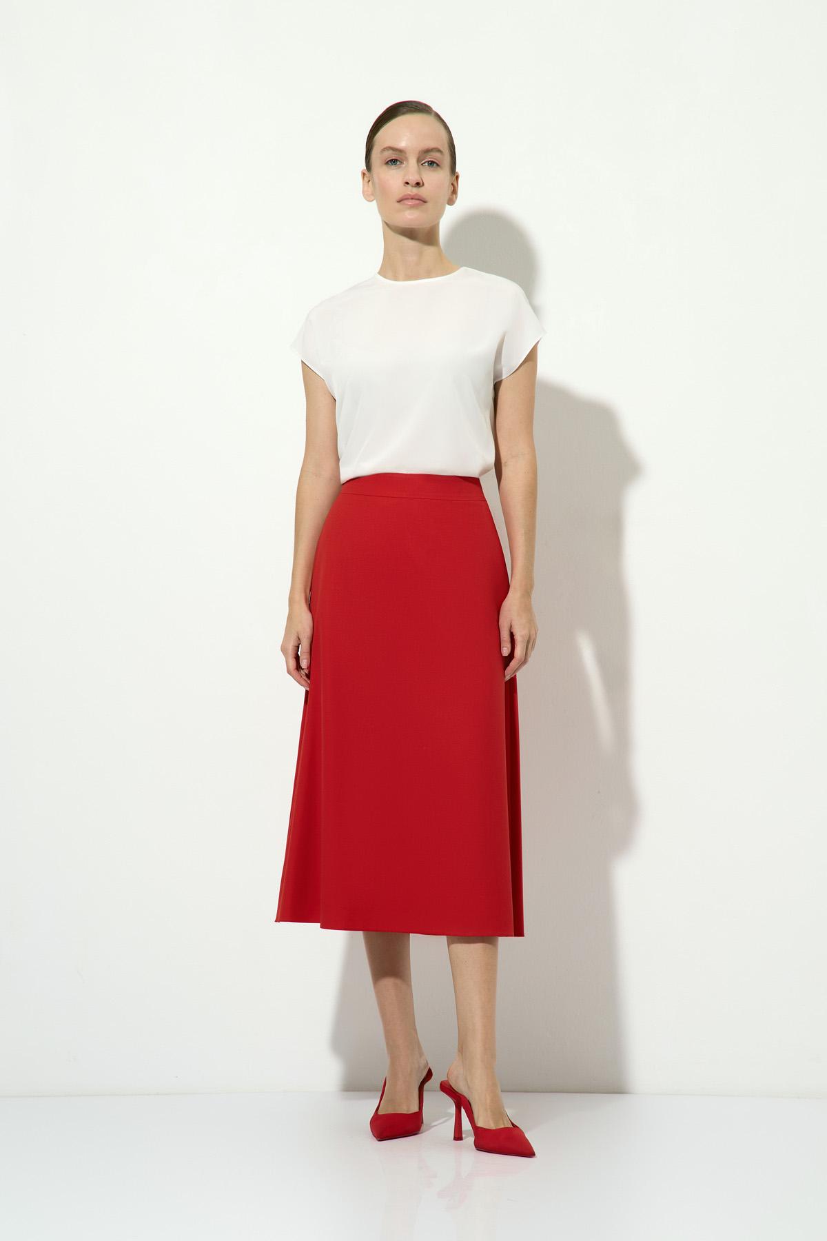 Юбка красного цвета VASSA&Co, пол женский, цвет красный
