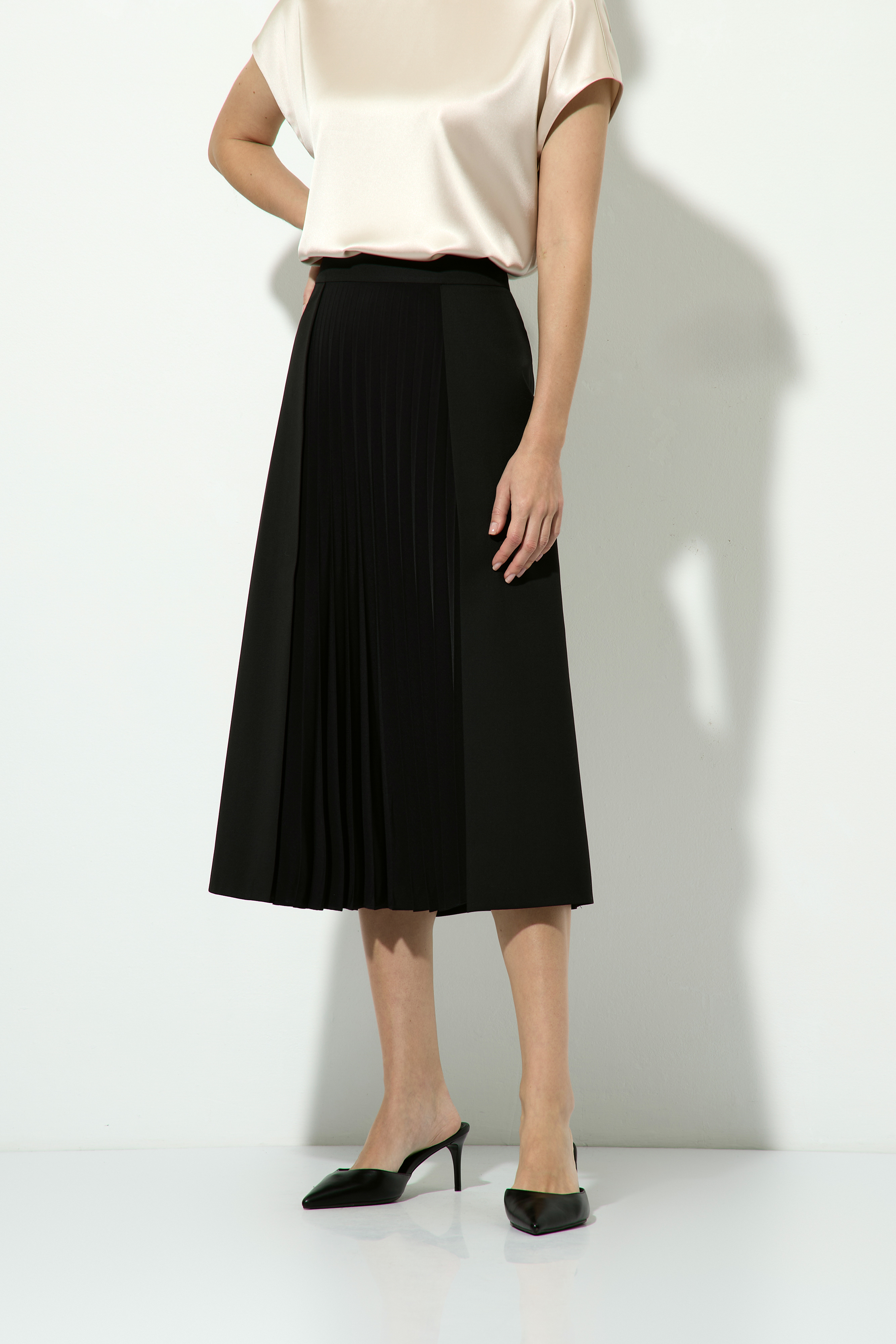 Юбка А-силуэта VASSA&Co, пол female, цвет black