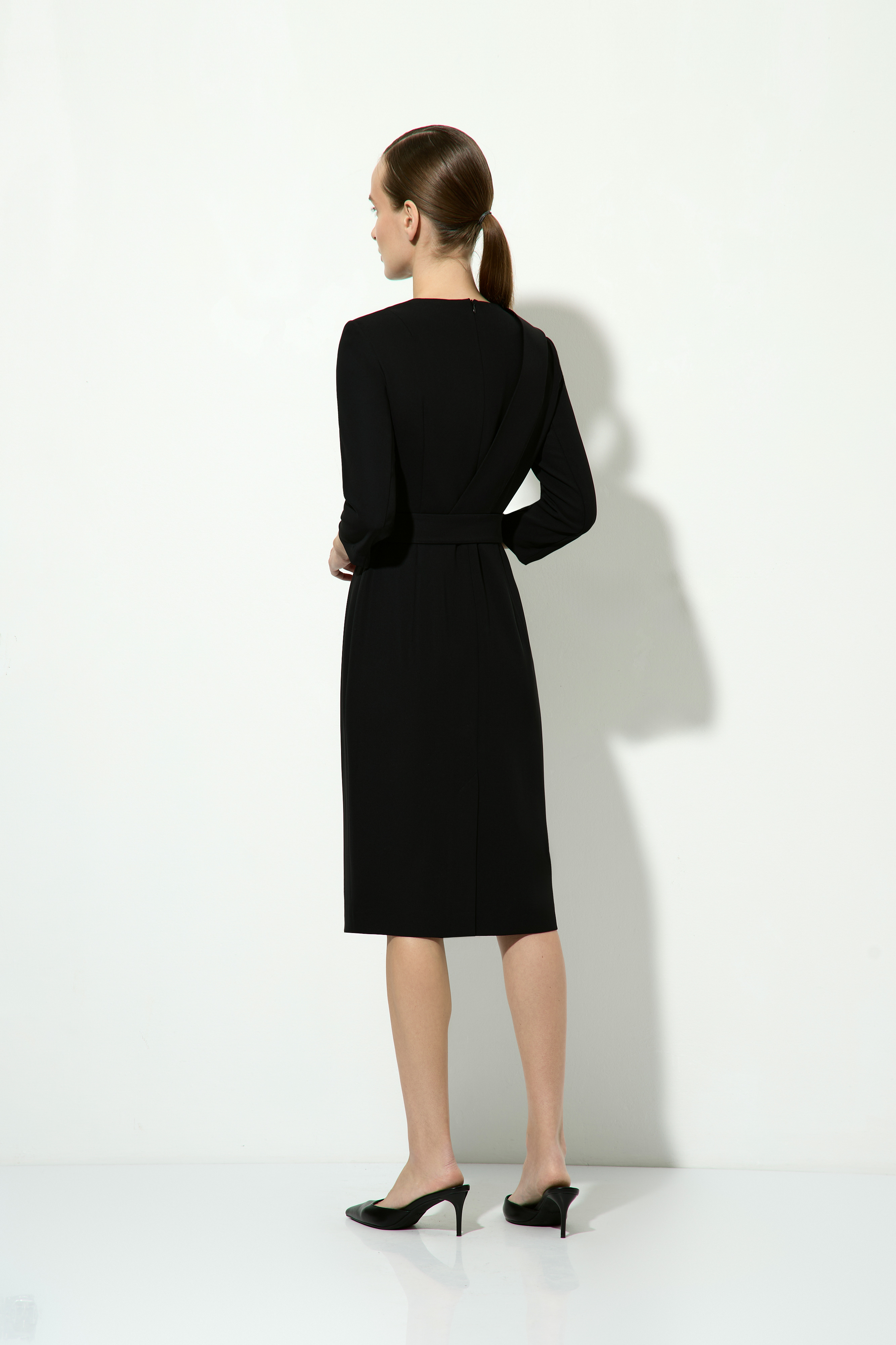 Платье со съемной деталью VASSA&Co, пол женский, цвет черный