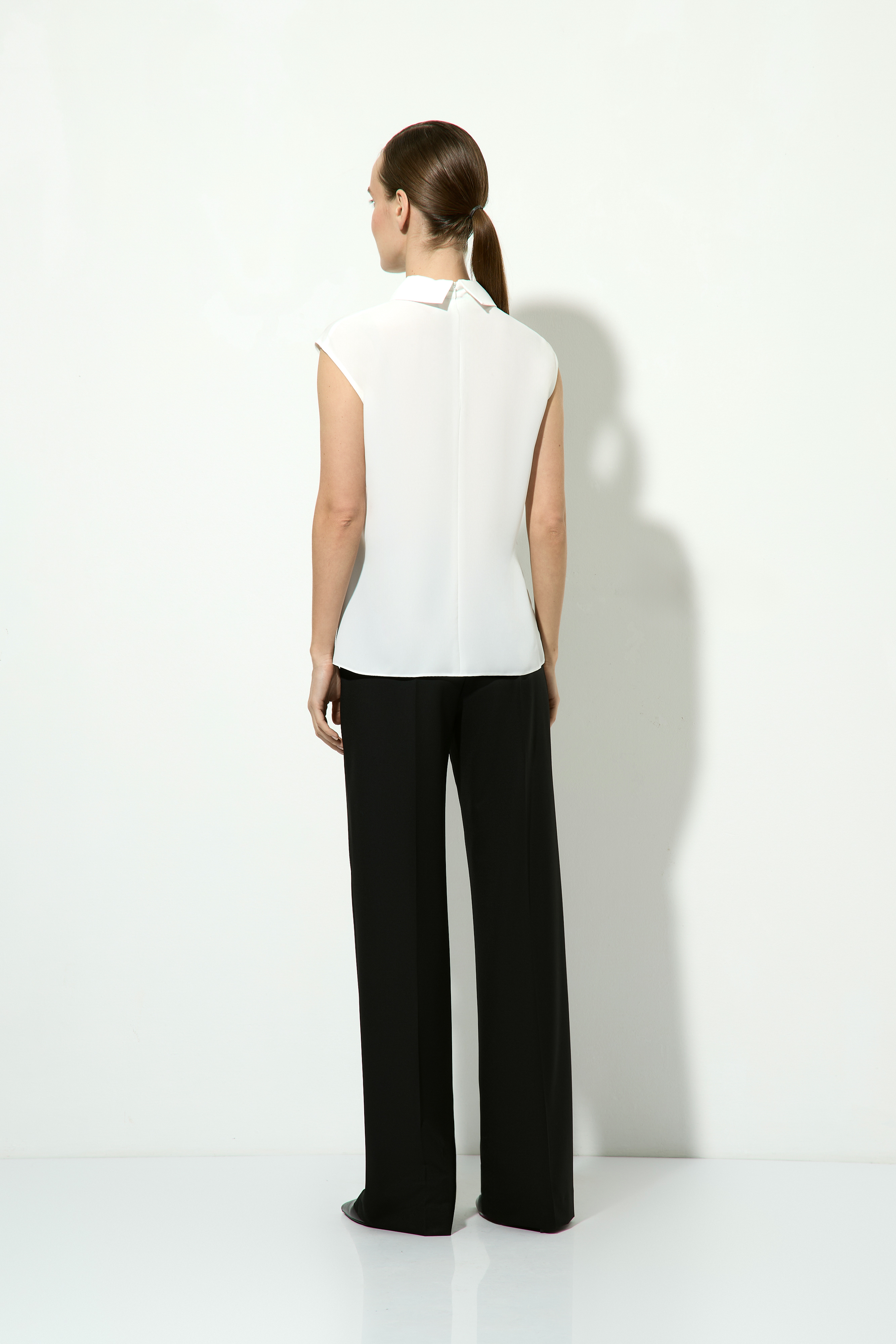 Блузка с оригинальным воротником VASSA&Co, пол female, цвет white