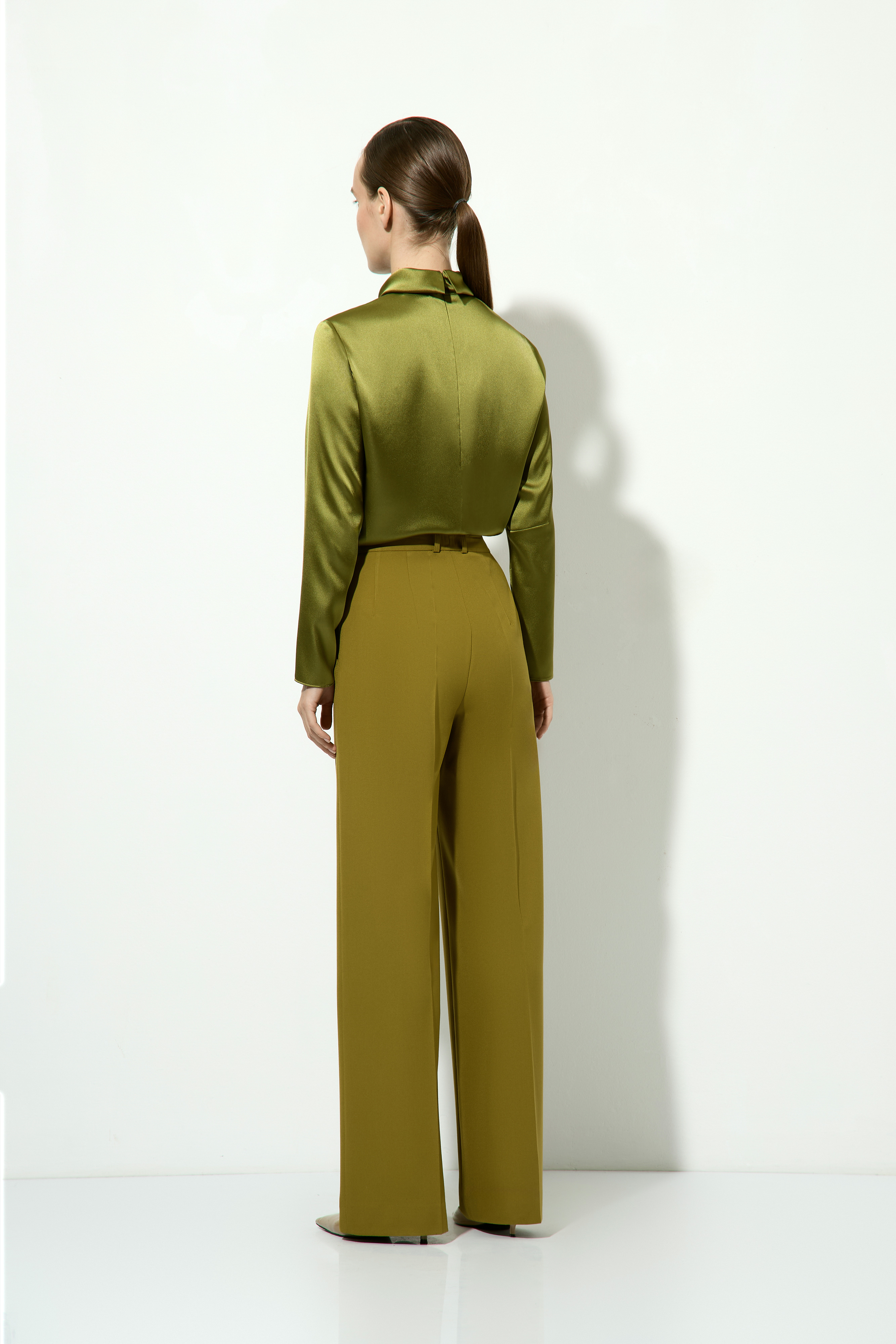 Блузка с длинным рукавом VASSA&Co, пол женский, цвет хаки