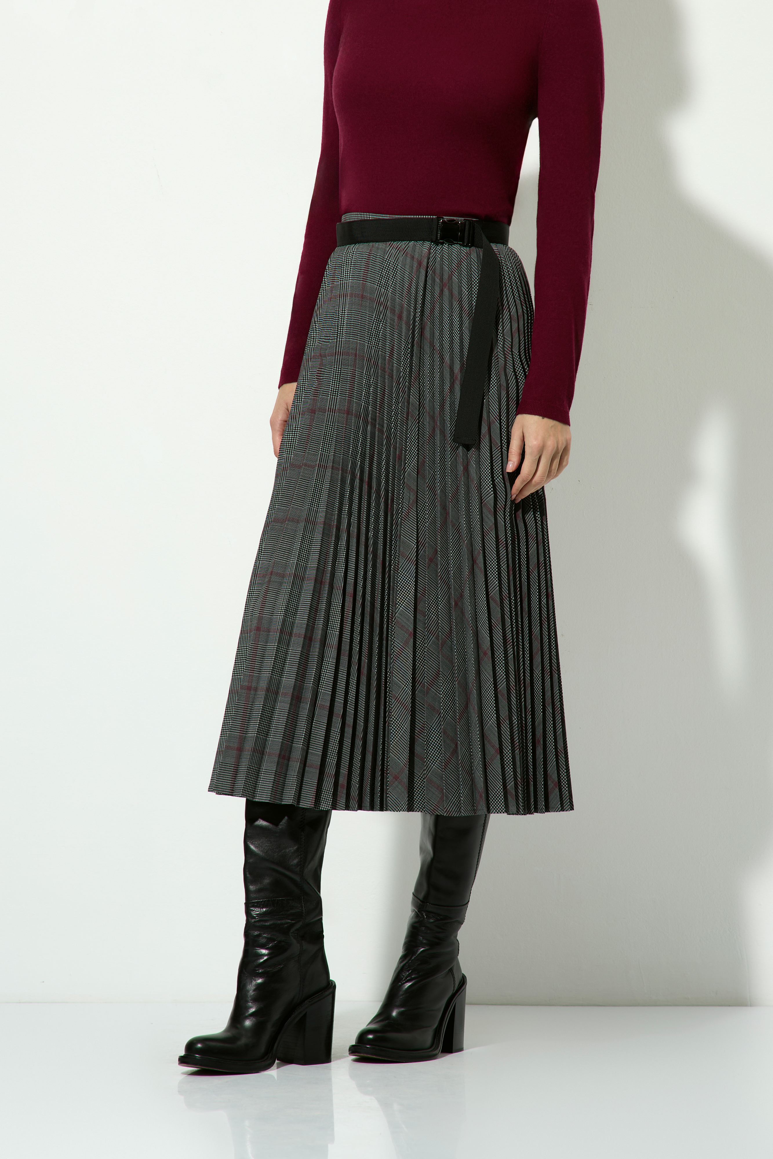 Юбка плиссированная VASSA CODE, пол female, цвет серый